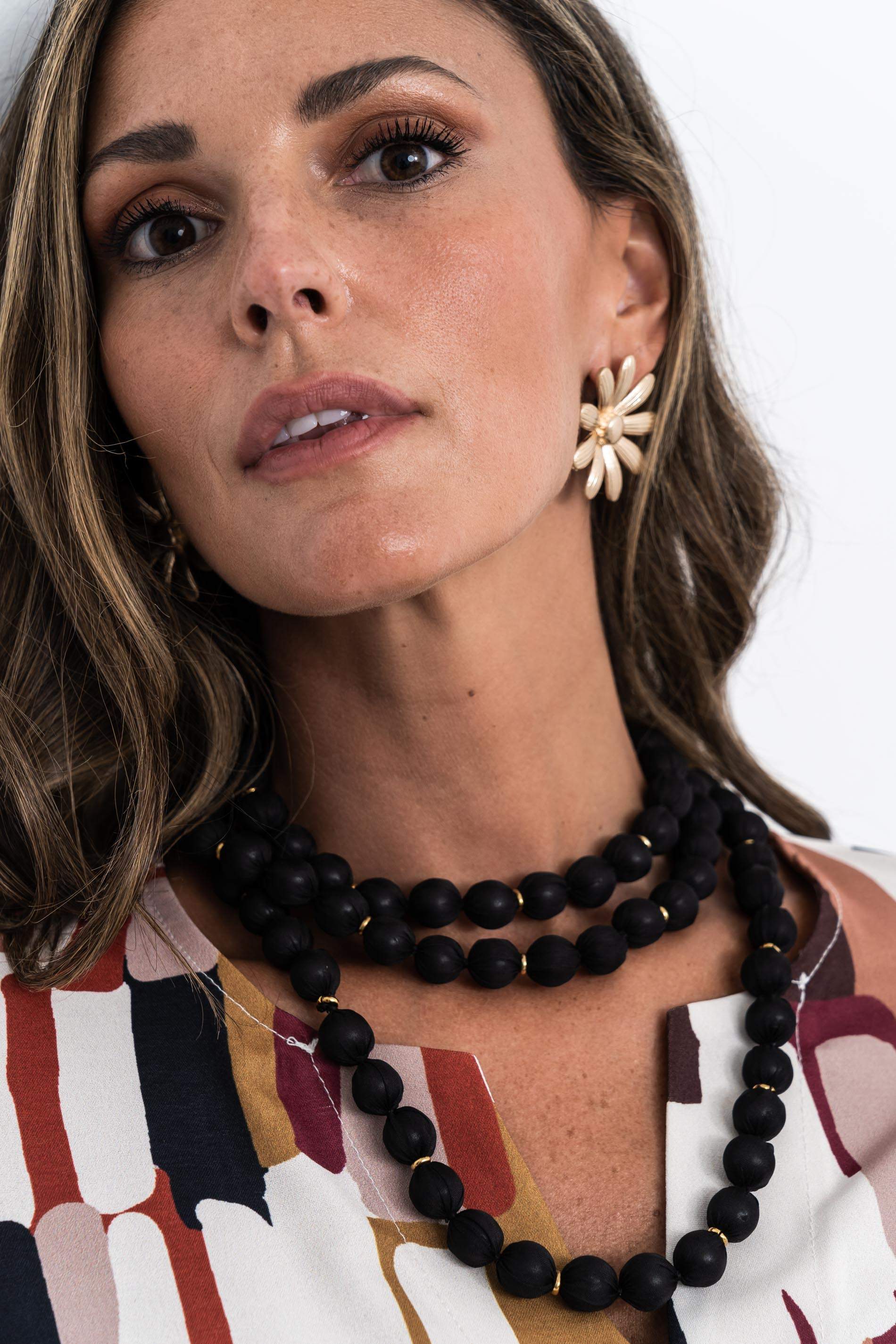 COLLAR BOLITAS TEJIDO