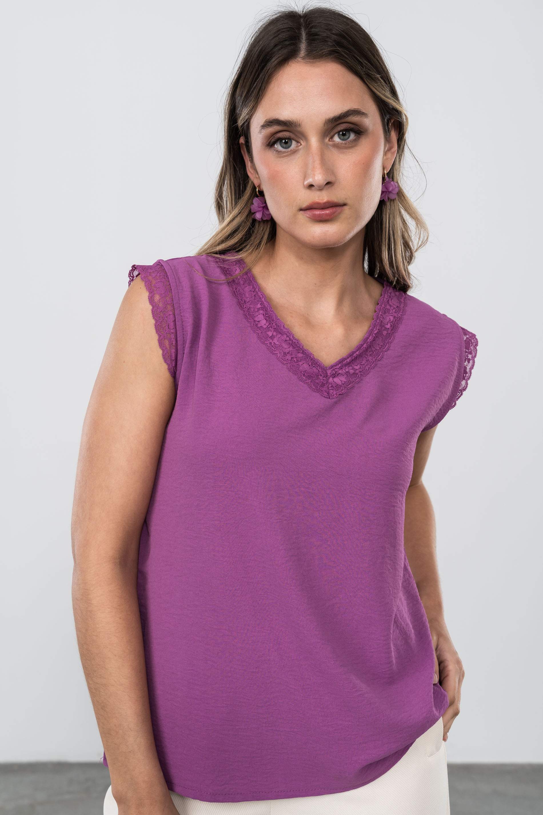 BLUSA ENCAJE MANGA SISA MALVA