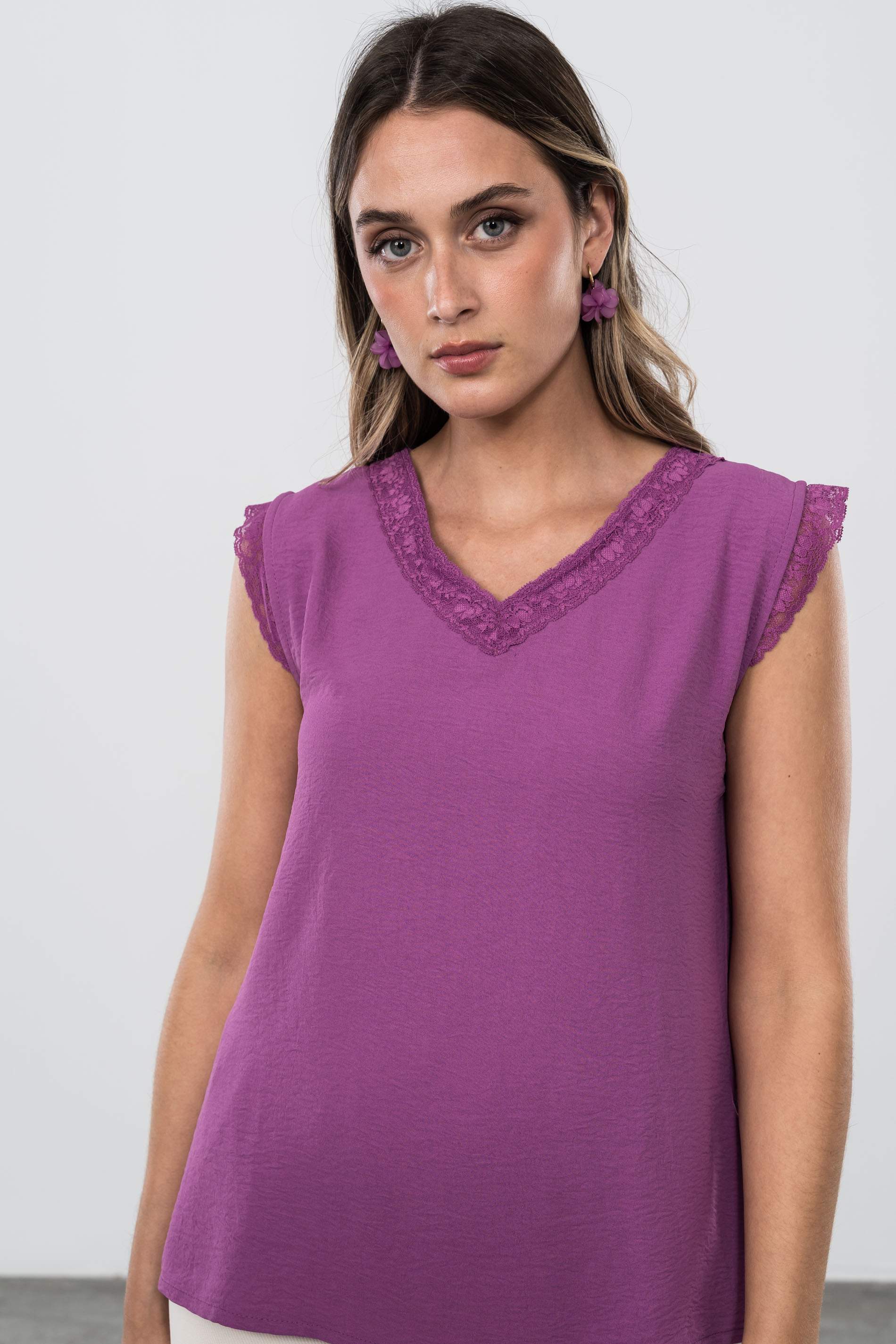 BLUSA ENCAJE MANGA SISA MALVA