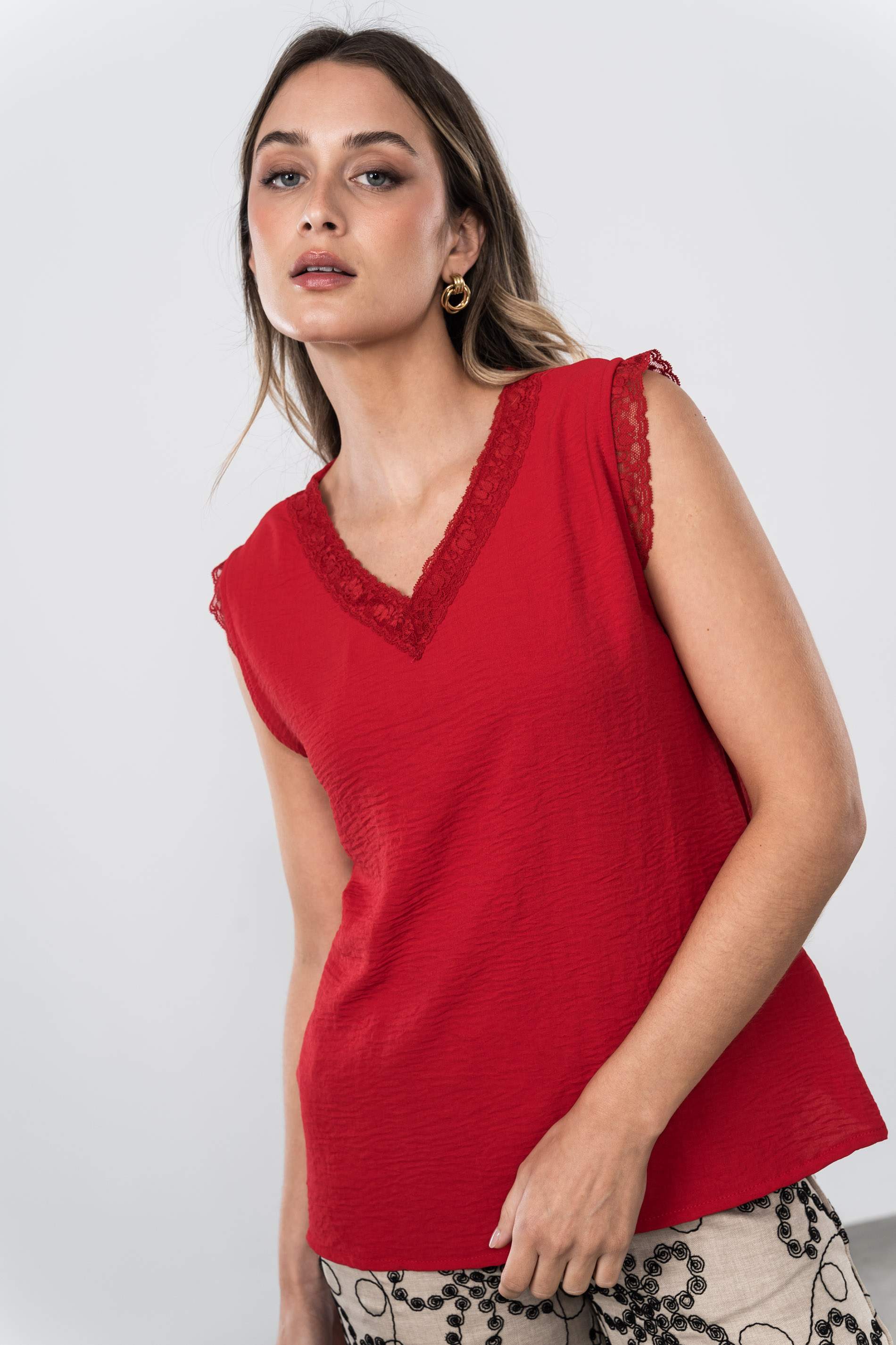 BLUSA ENCAJE MANGA SISA ROJO