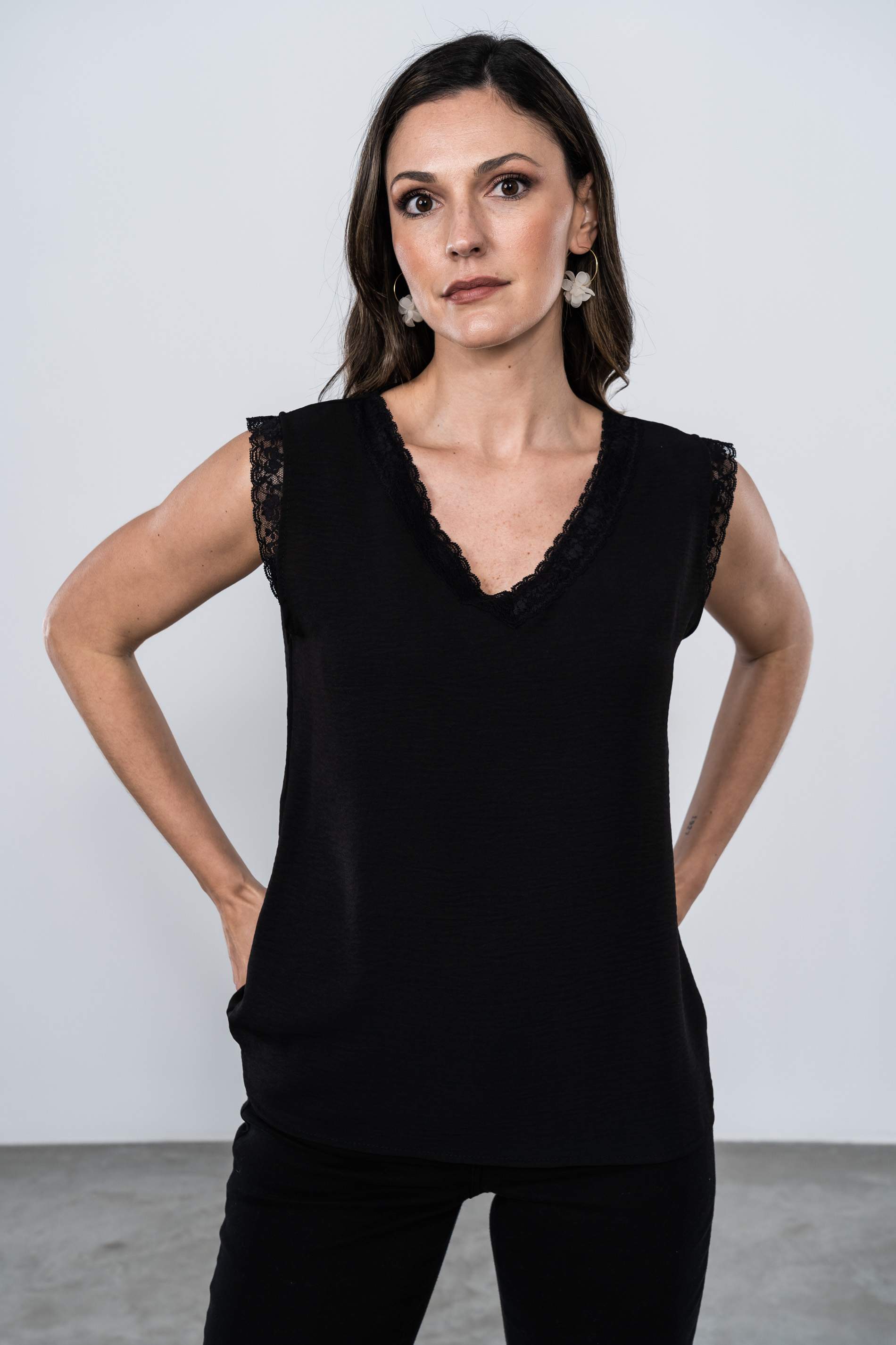 BLUSA ENCAJE MANGA SISA NEGRO