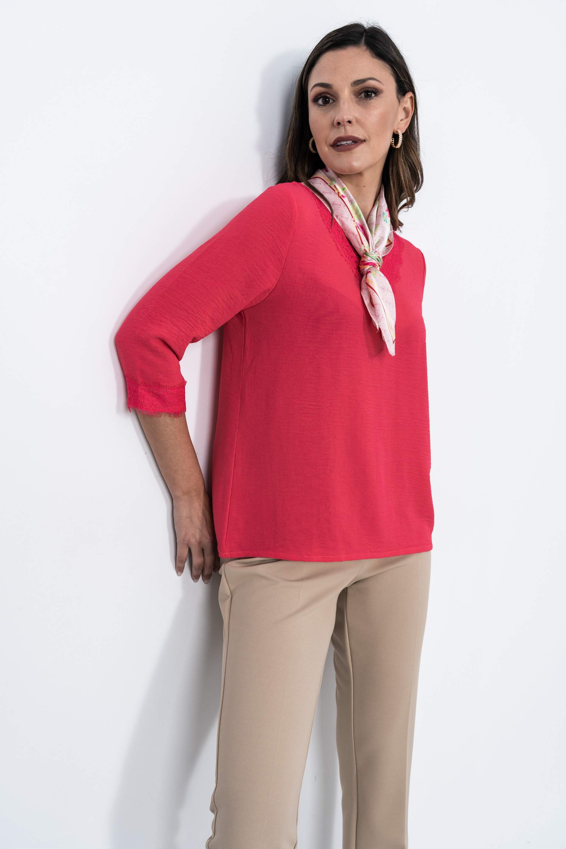 BLUSA ENCAJE MANGA FRANCESA FRESA