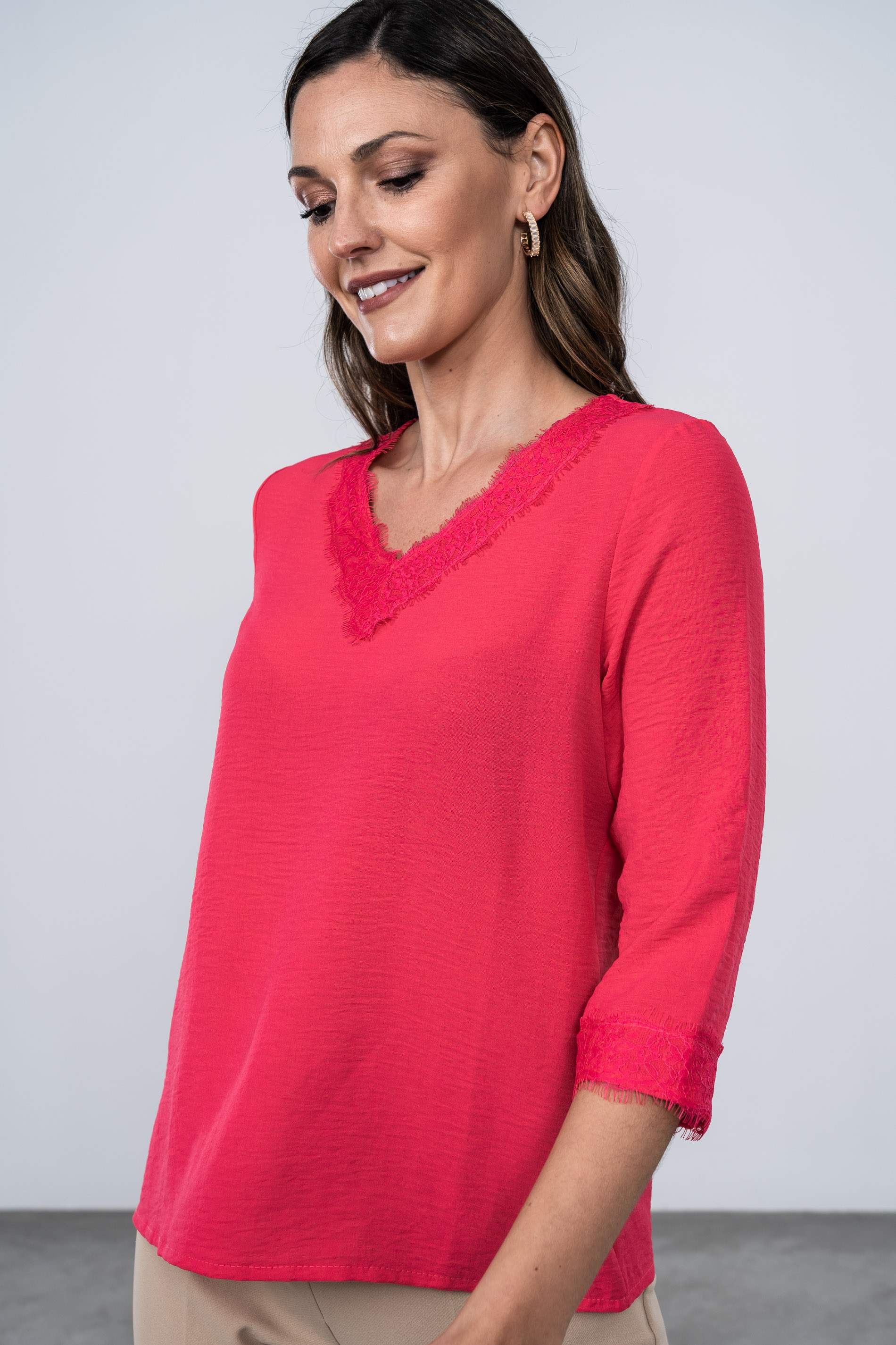 BLUSA ENCAJE MANGA FRANCESA FRESA