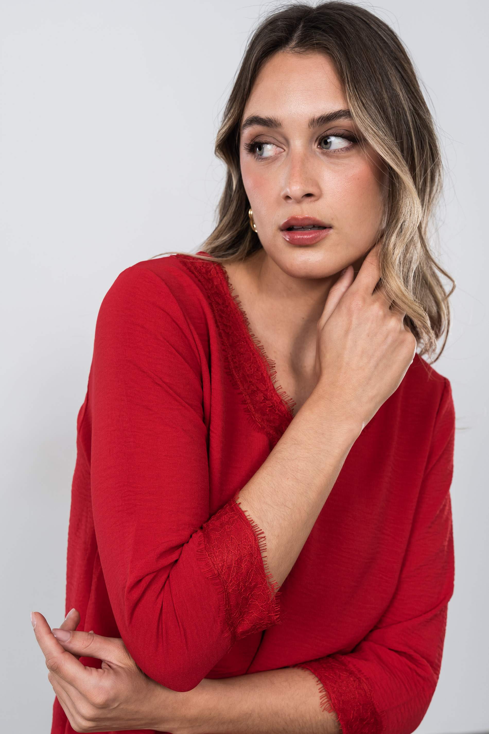 BLUSA ENCAJE MANGA FRANCESA ROJO