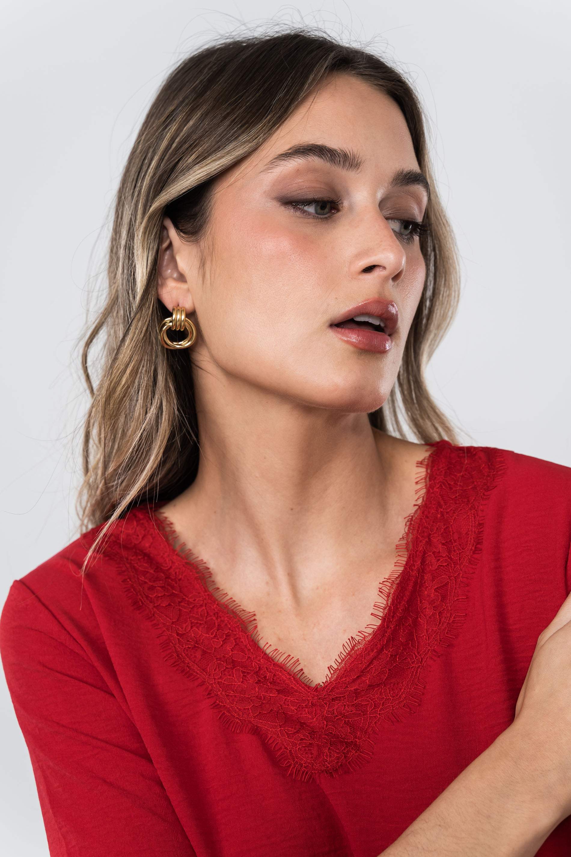 BLUSA ENCAJE MANGA FRANCESA ROJO