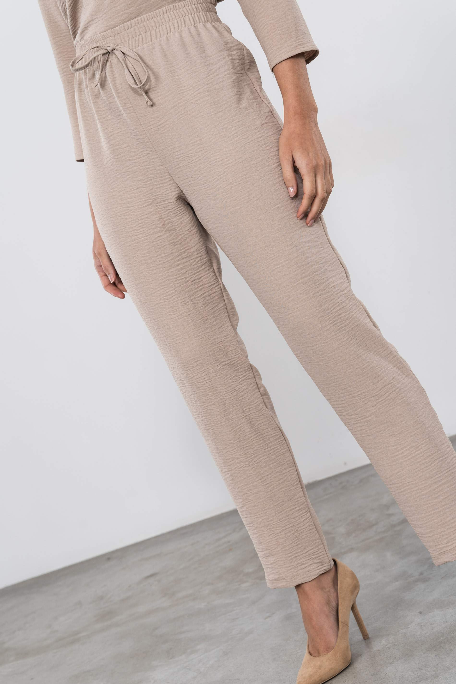 PANTALÓN HOLGADO CORDÓN BEIGE