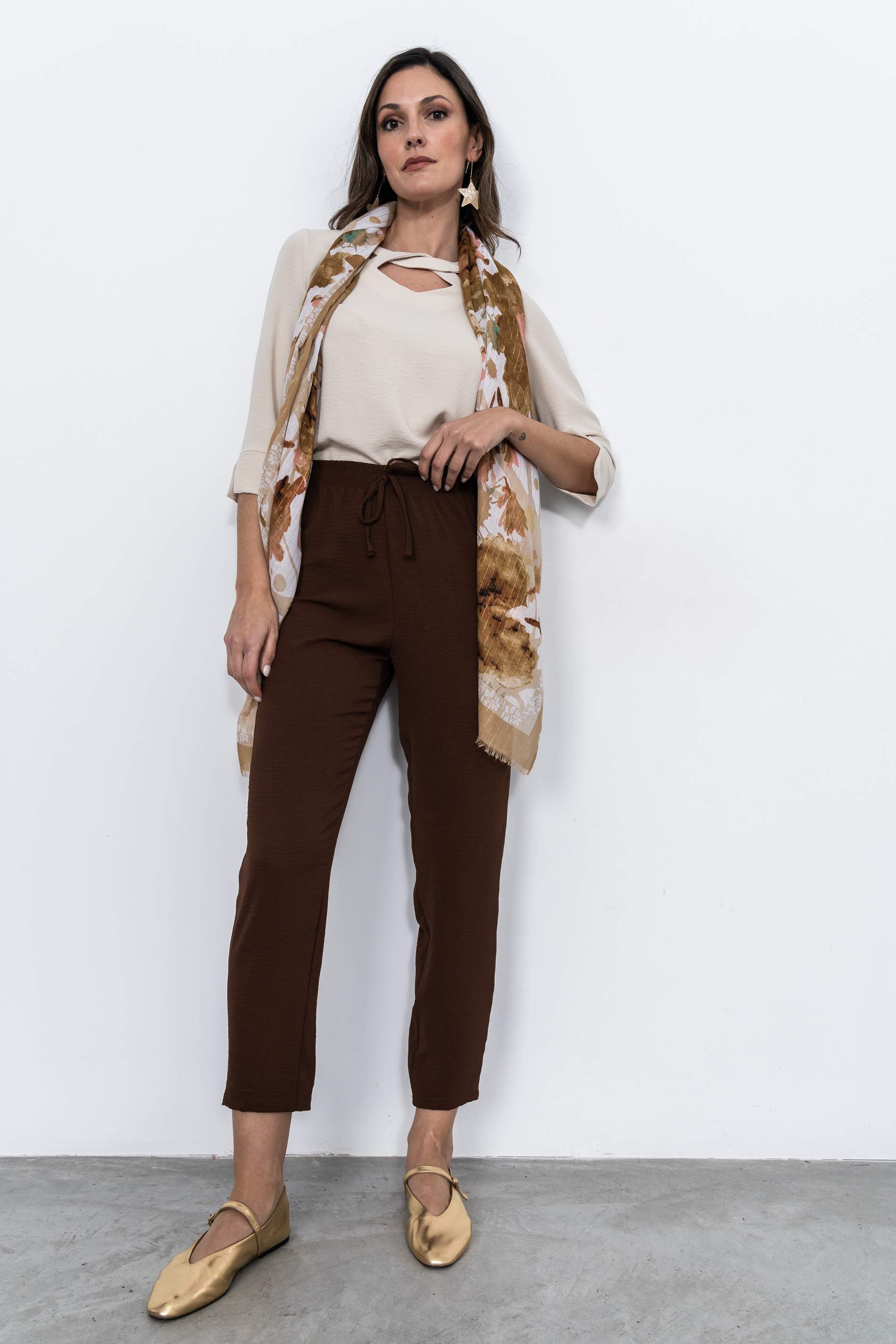 PANTALÓN HOLGADO CORDÓN MARRÓN