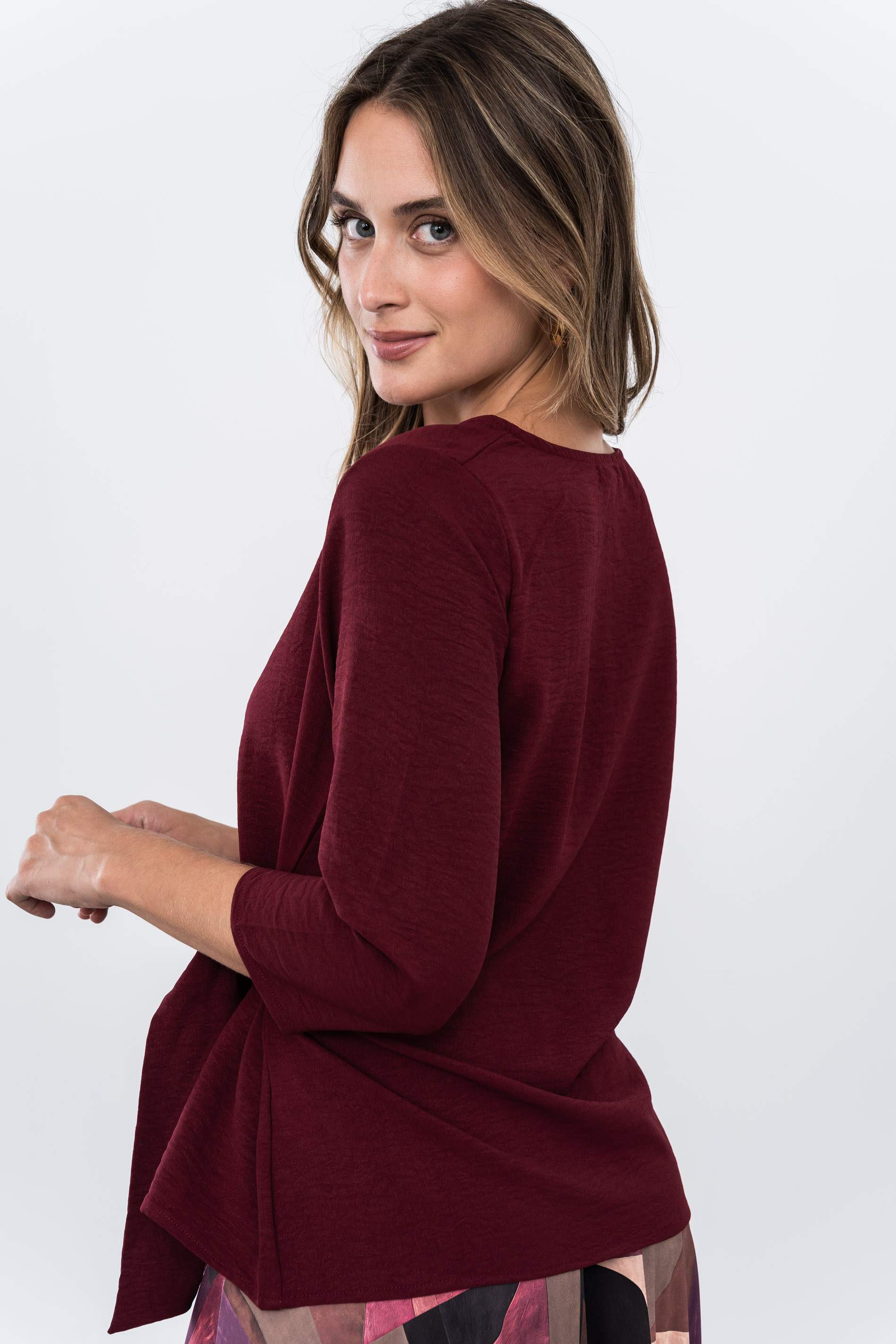BLUSA EFECTO CRUZADO MANGA FRANCESA BURDEOS