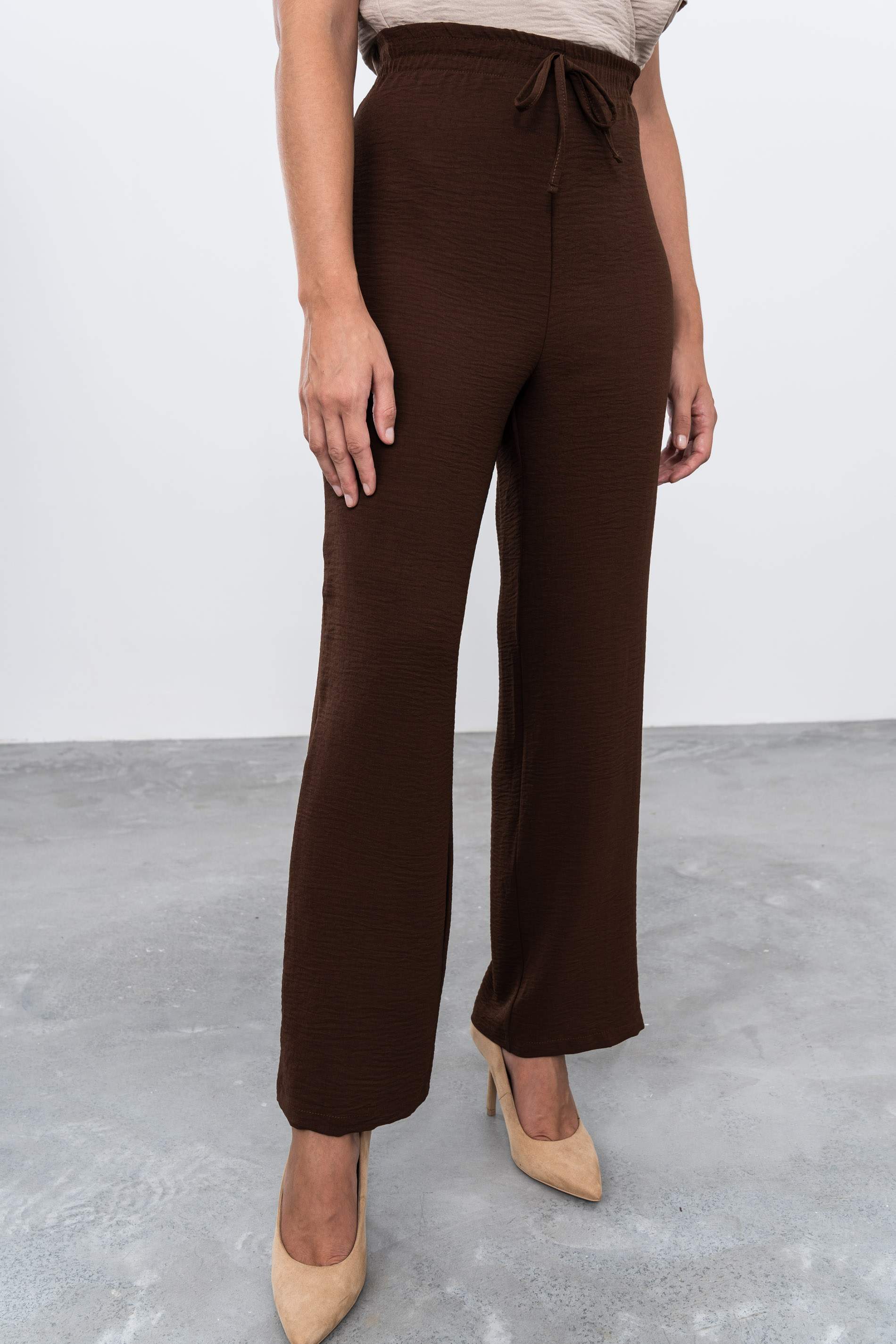 PANTALÓN HOLGADO RECTO MARRÓN