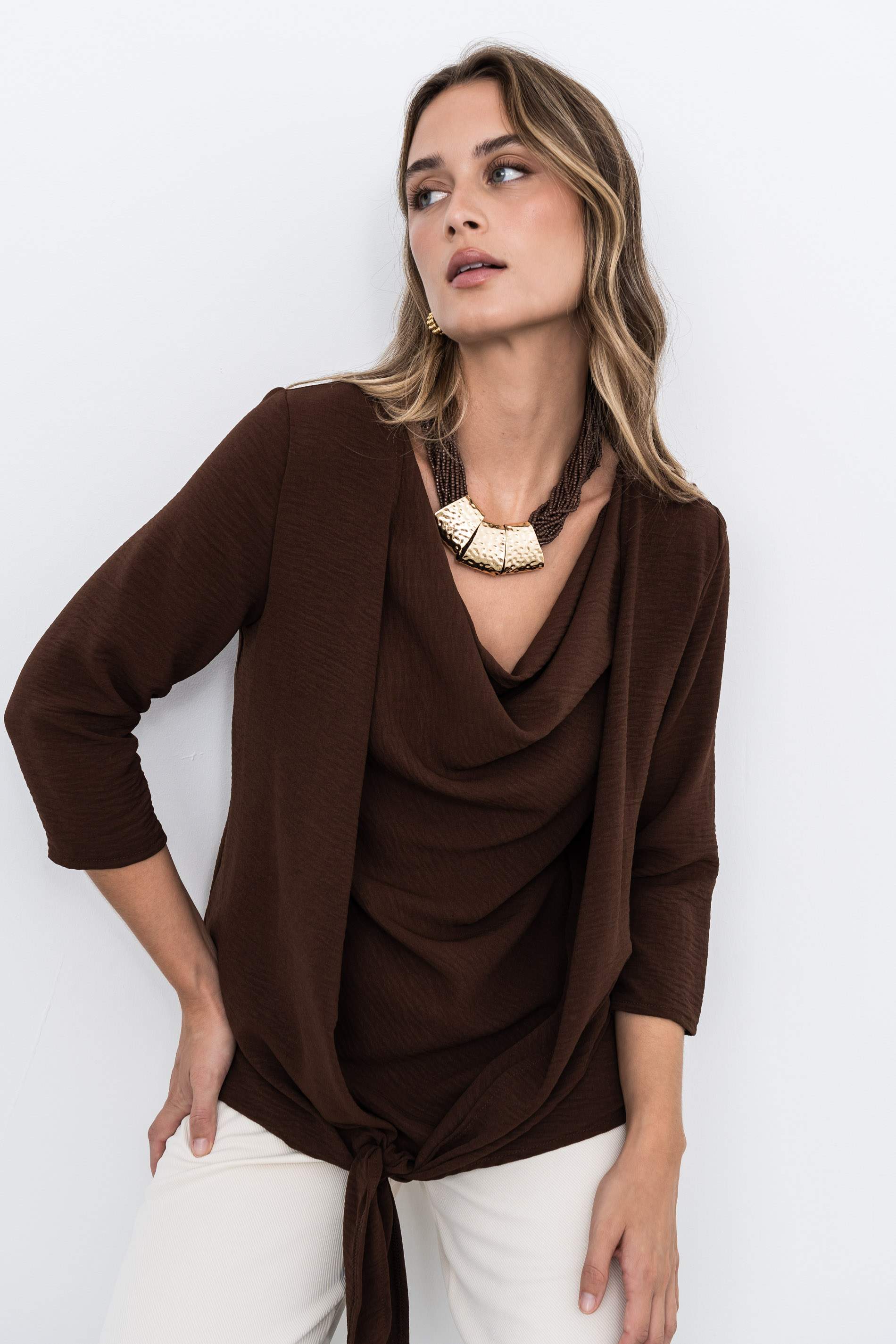 BLUSA DOBLE CAPA NUDO MARRÓN