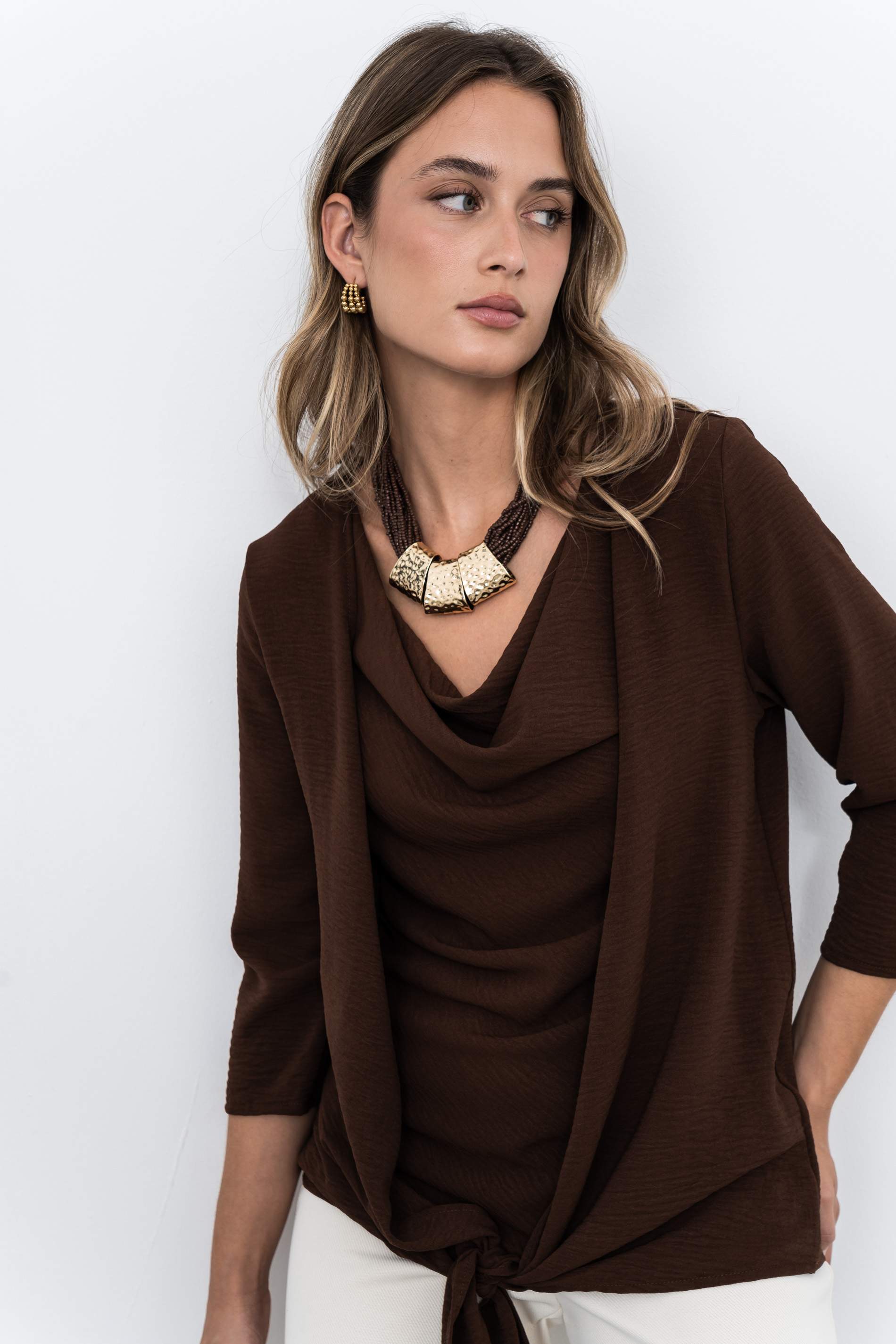 BLUSA DOBLE CAPA NUDO MARRÓN