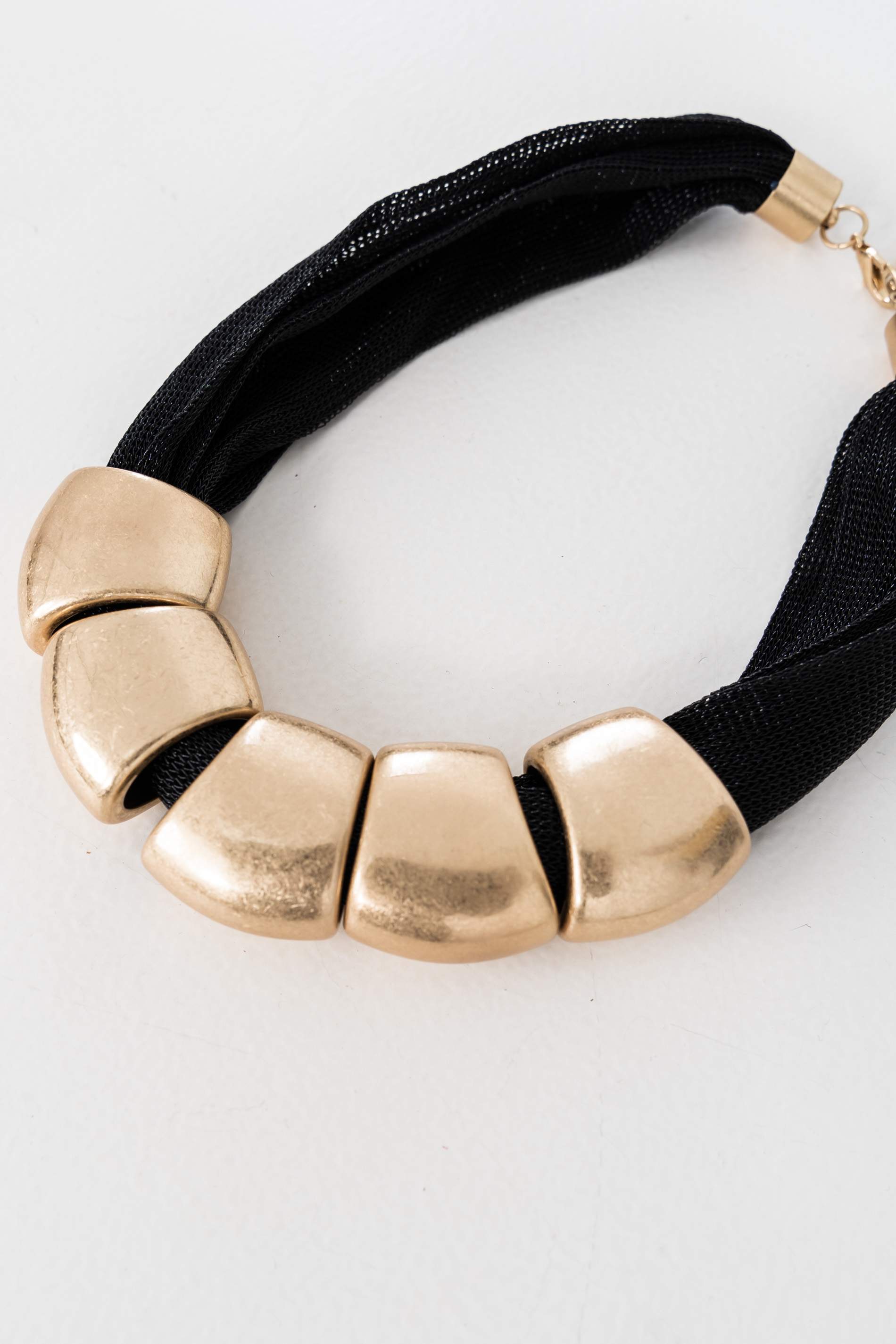 COLLAR MALLA PIEZAS NEGRO