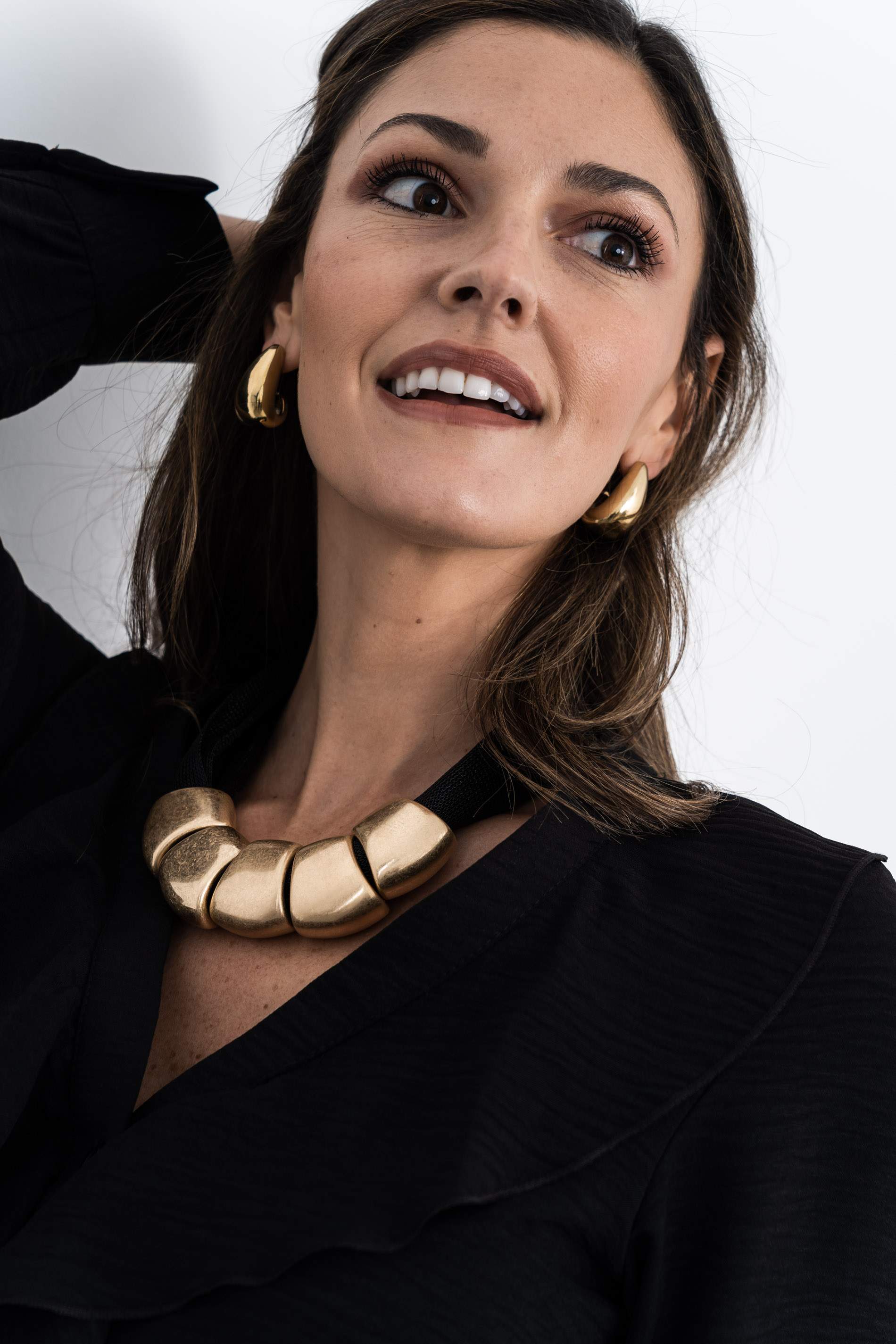 COLLAR MALLA PIEZAS NEGRO