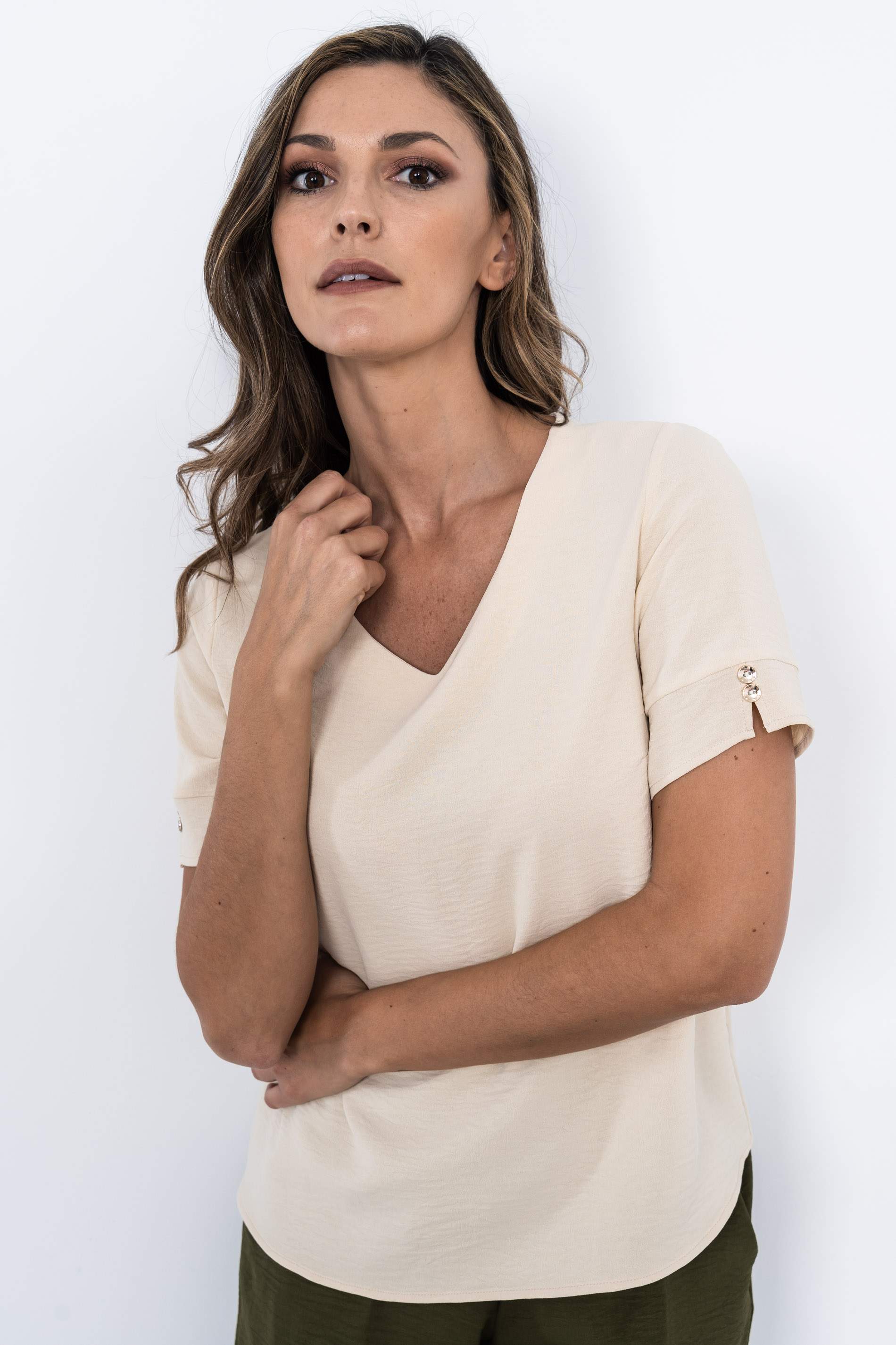 BLUSA MANGA BOTON BEIGE