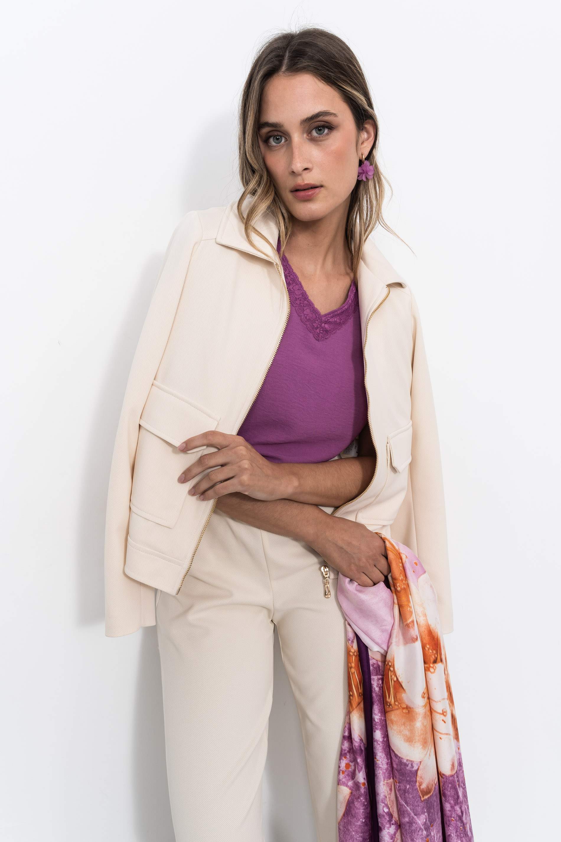 CHAQUETA BOLSILLOS CREMALLERA CRUDO