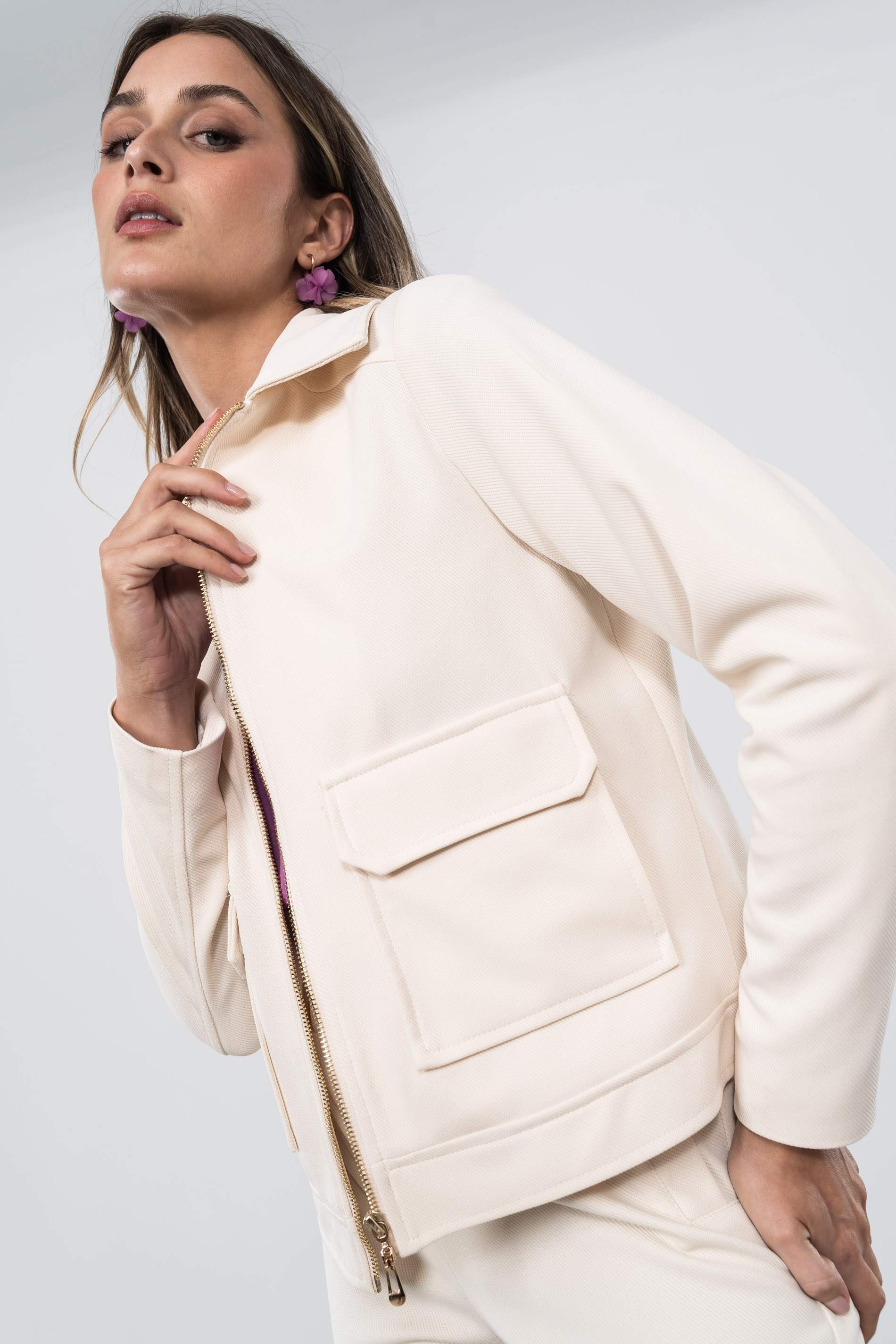 CHAQUETA BOLSILLOS CREMALLERA CRUDO