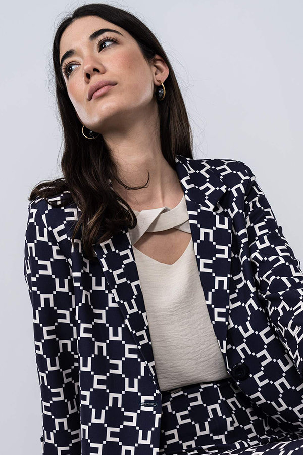 BLUSA CRUCETA CUELLO BEIGE