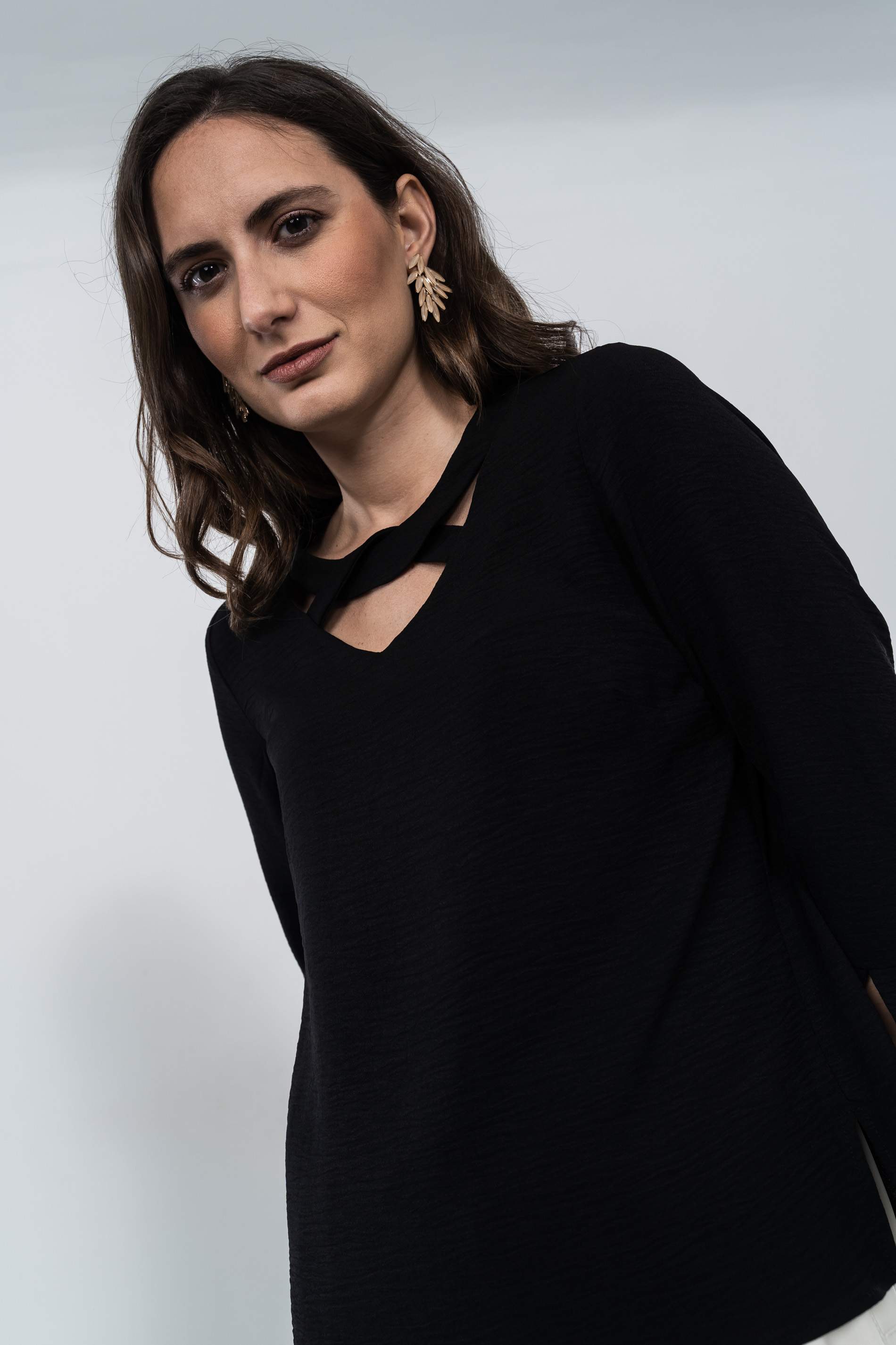 BLUSA CRUCETA CUELLO NEGRO