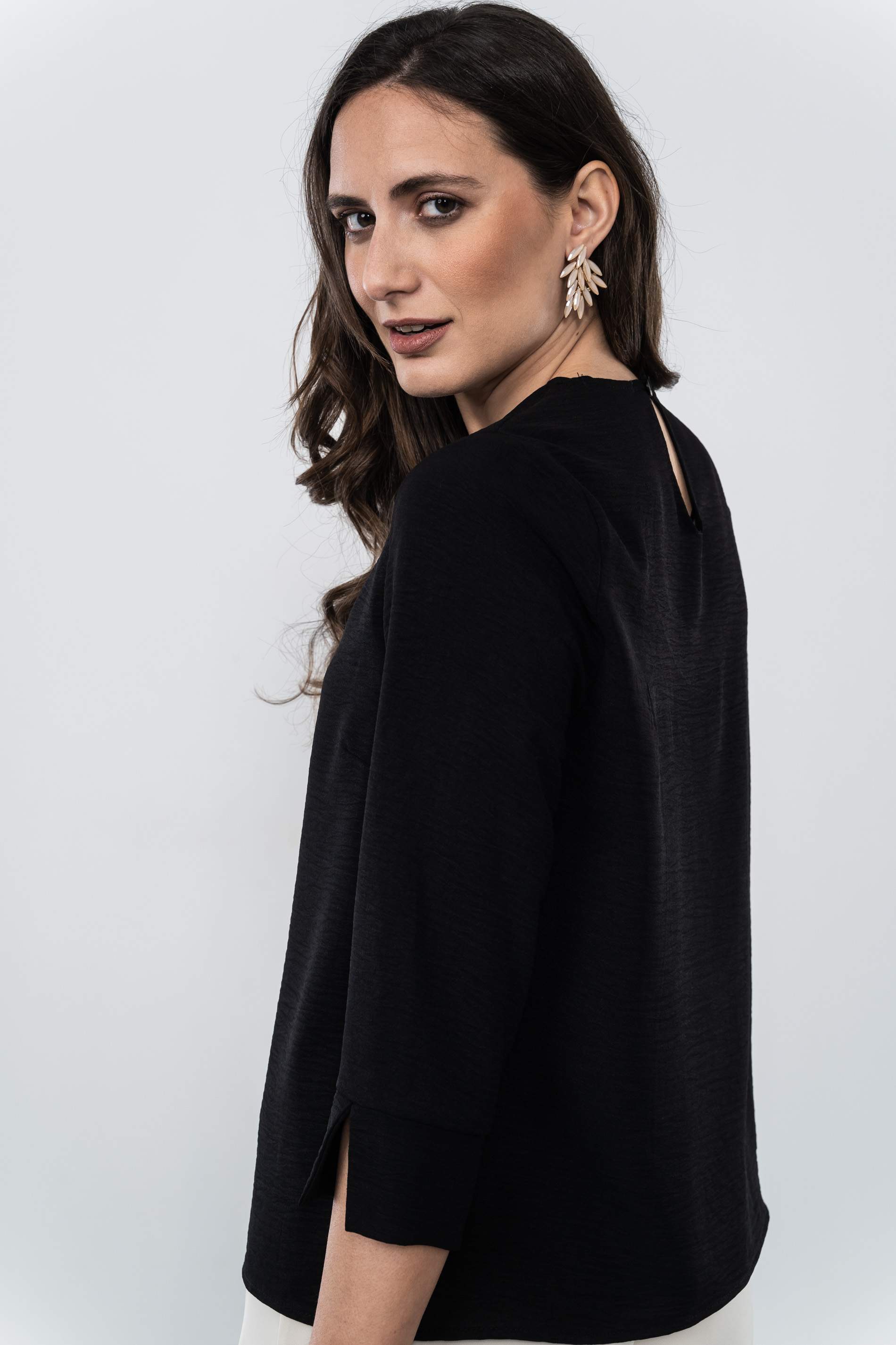 BLUSA CRUCETA CUELLO NEGRO