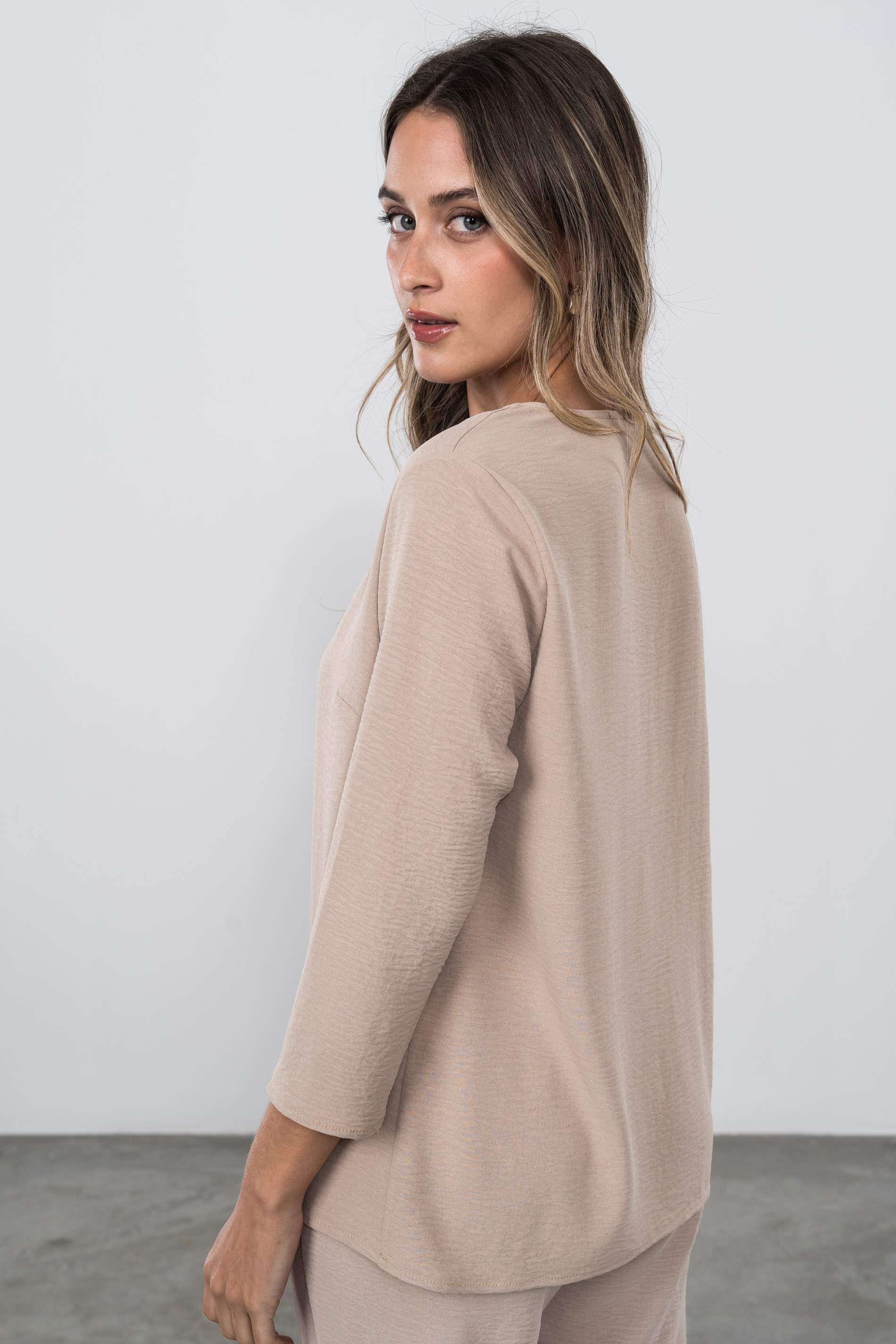 BLUSA DETALLE BRILLO BEIGE