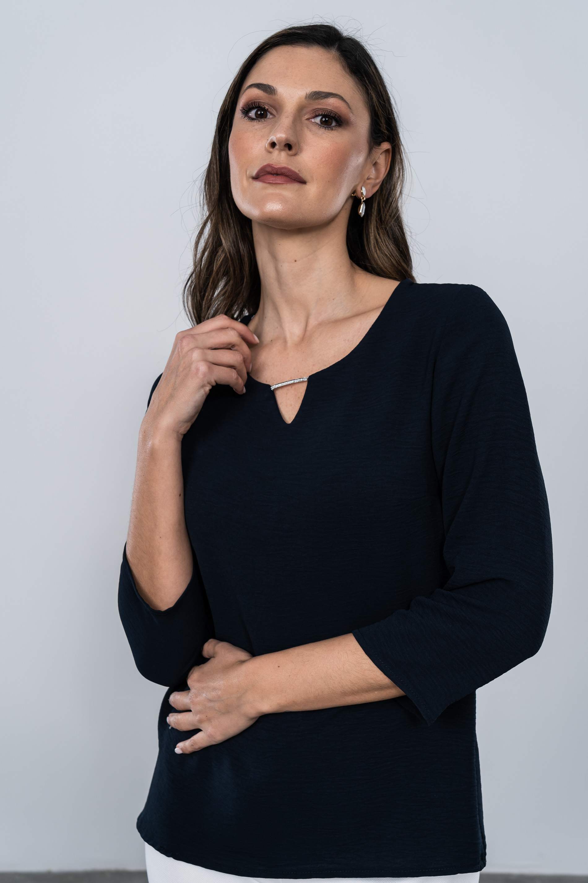 BLUSA DETALLE BRILLO MARINO