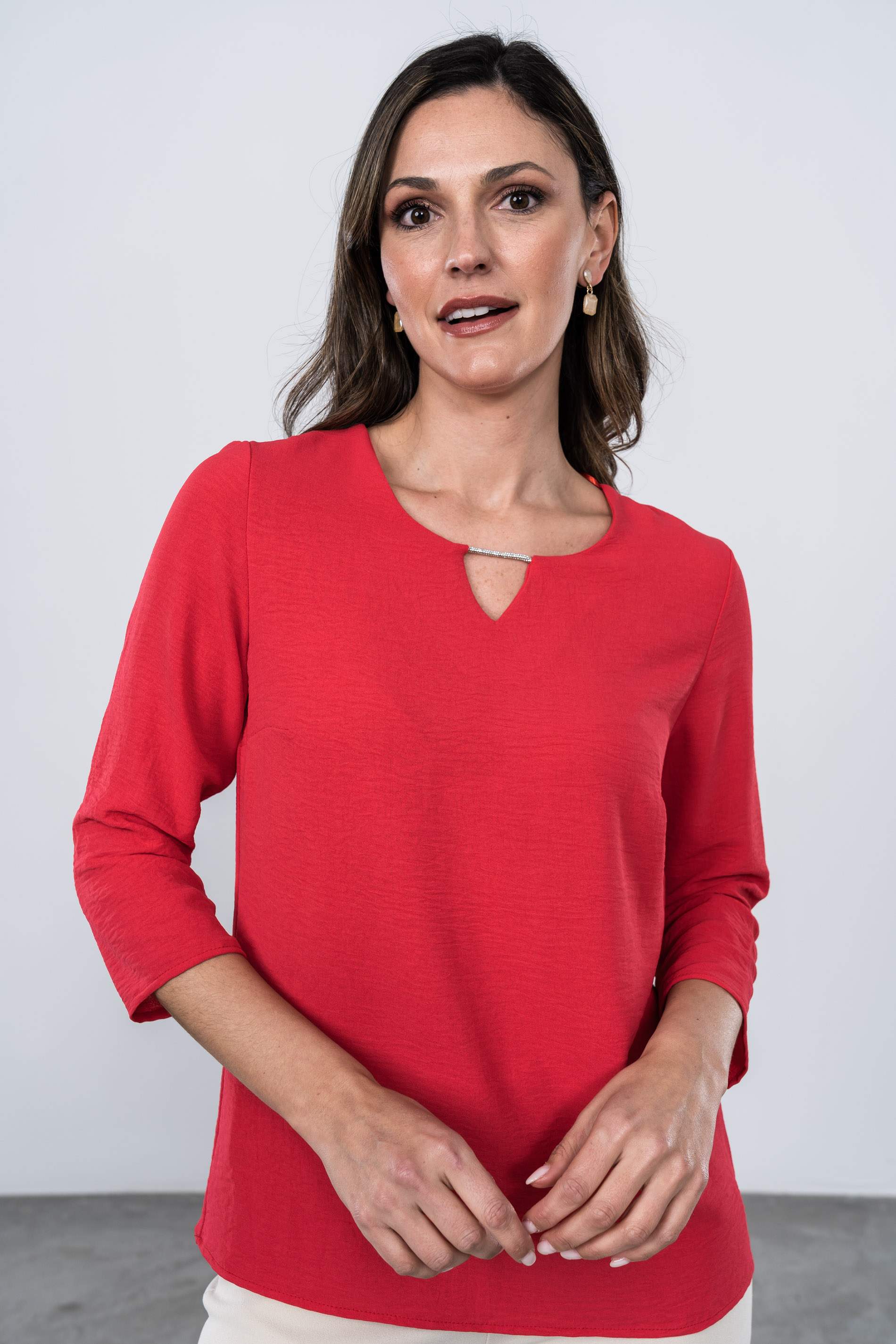 BLUSA DETALLE BRILLO FRESA