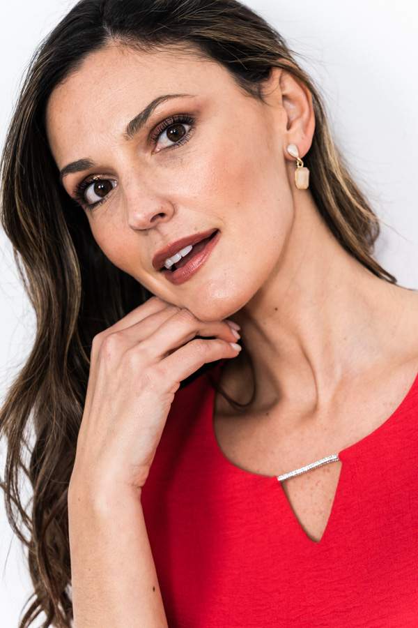 BLUSA DETALLE BRILLO FRESA