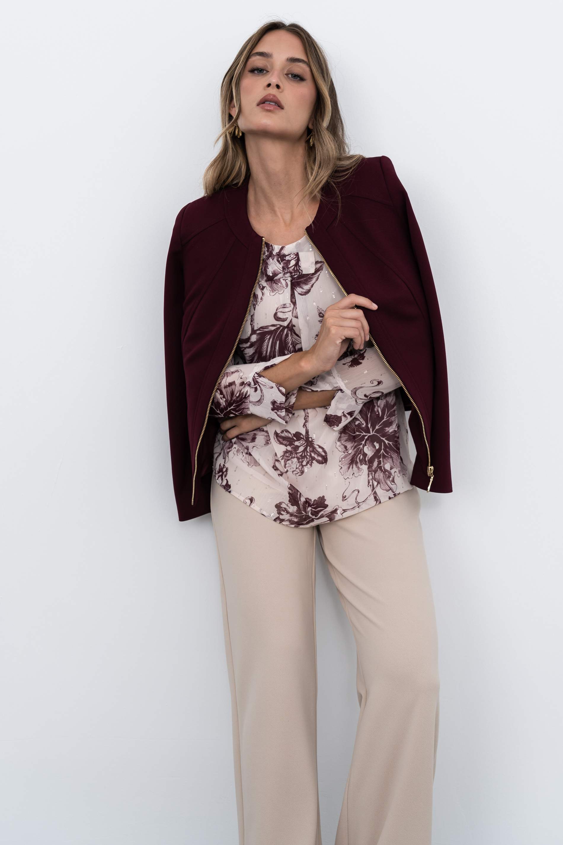 CHAQUETA CORTES CREMALLERA GRANATE