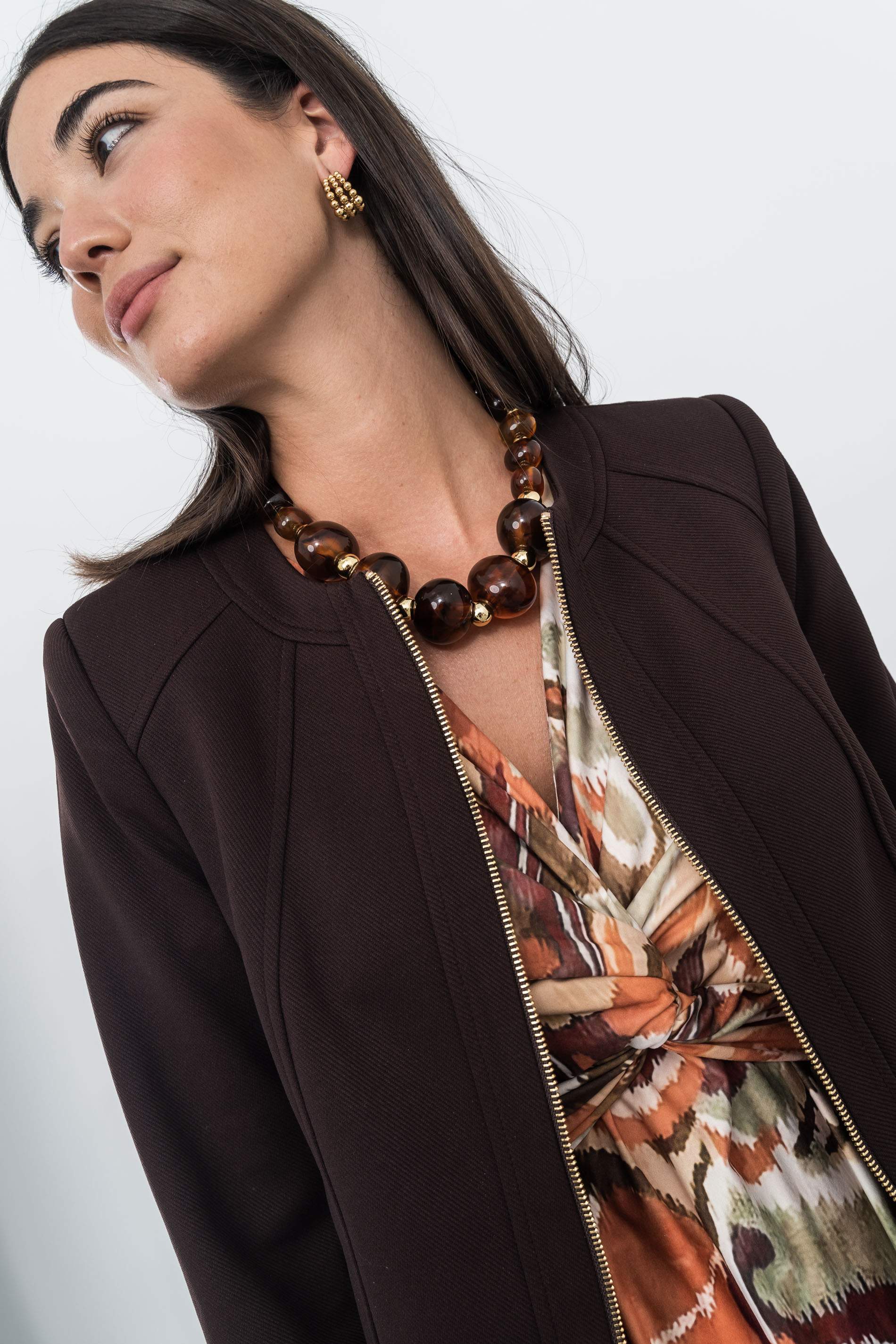 CHAQUETA CORTES CREMALLERA CHOCOLATE