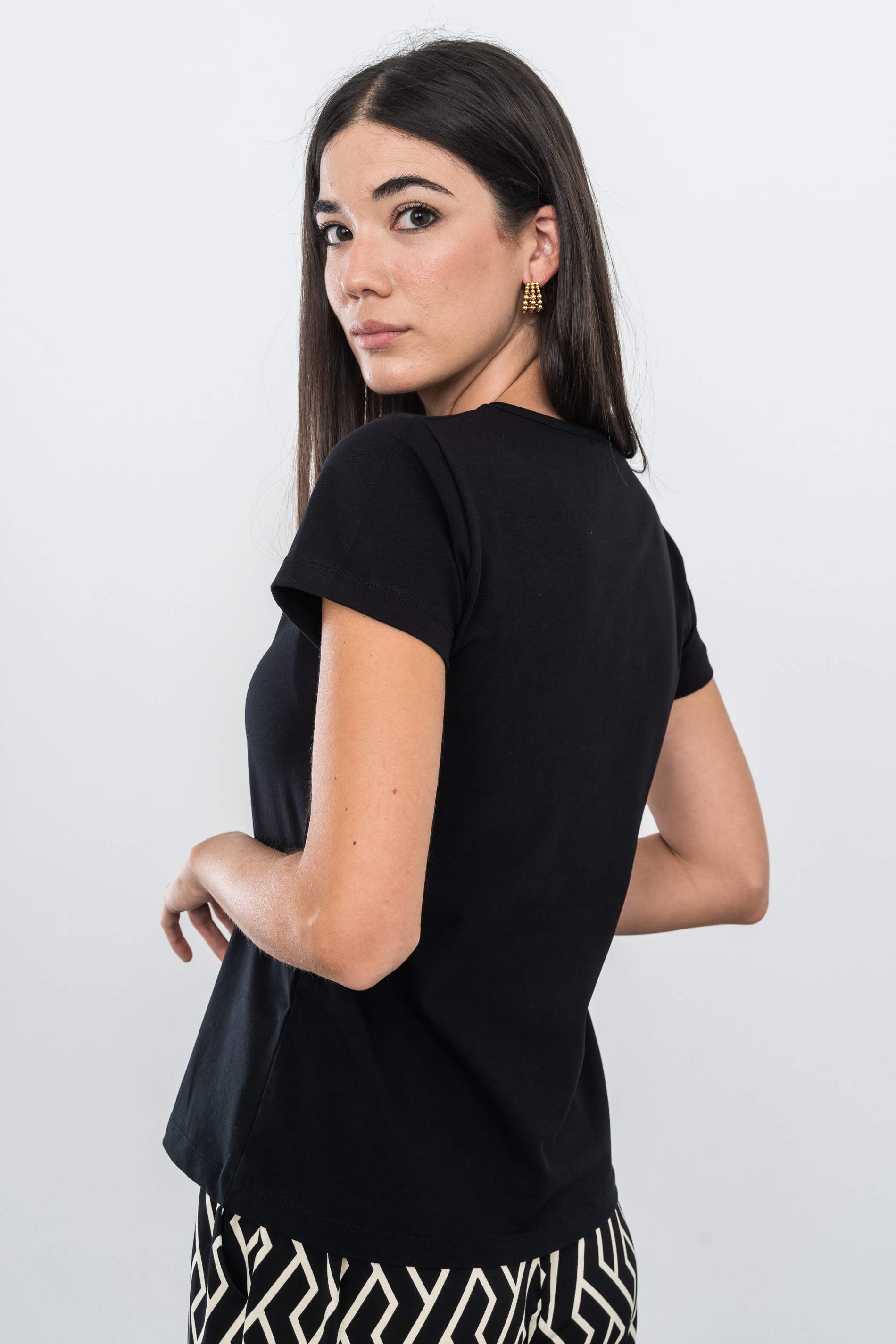 CAMISETA BÁSICA MANGA CORTA NEGRO
