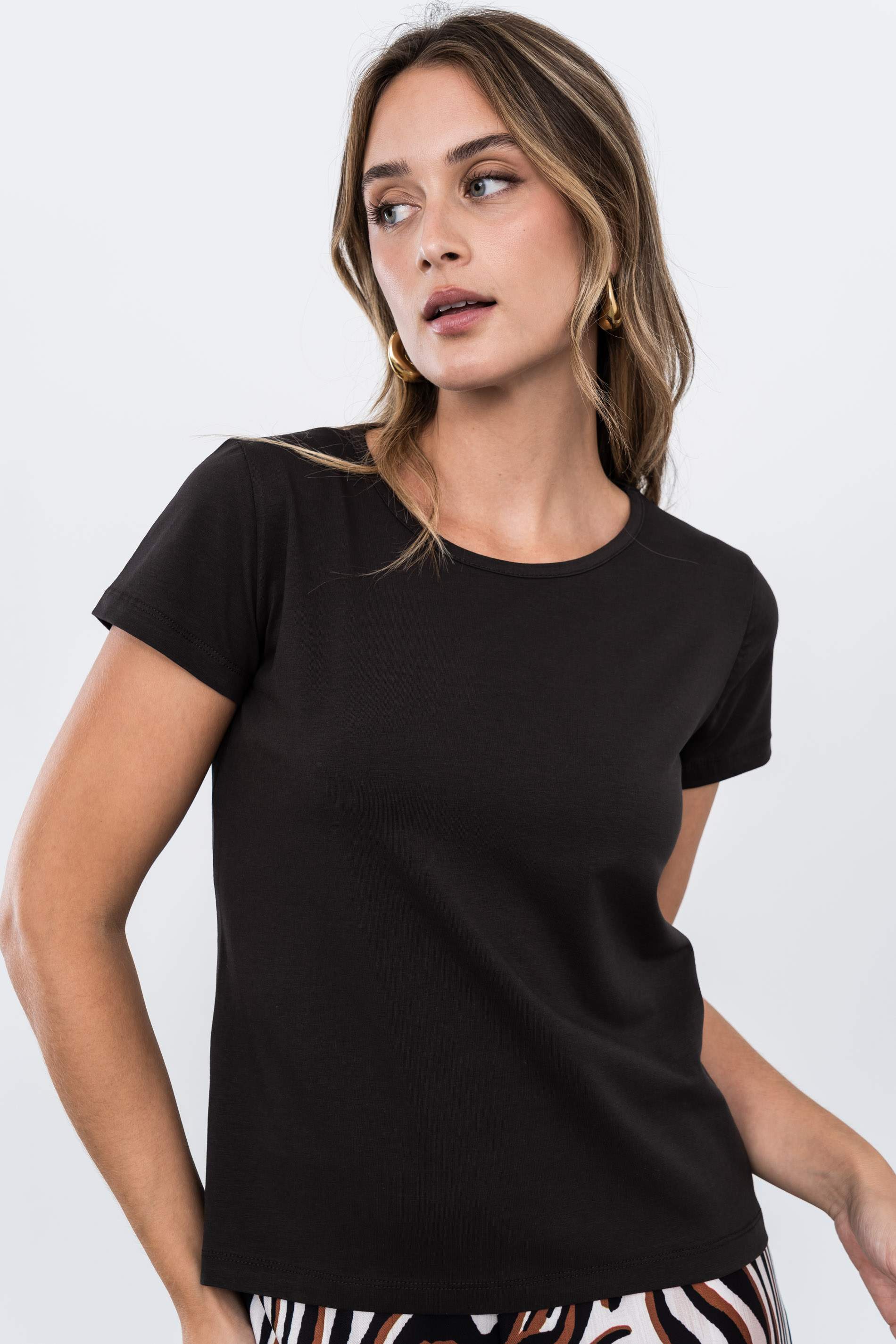 CAMISETA BÁSICA MANGA CORTA MARRÓN
