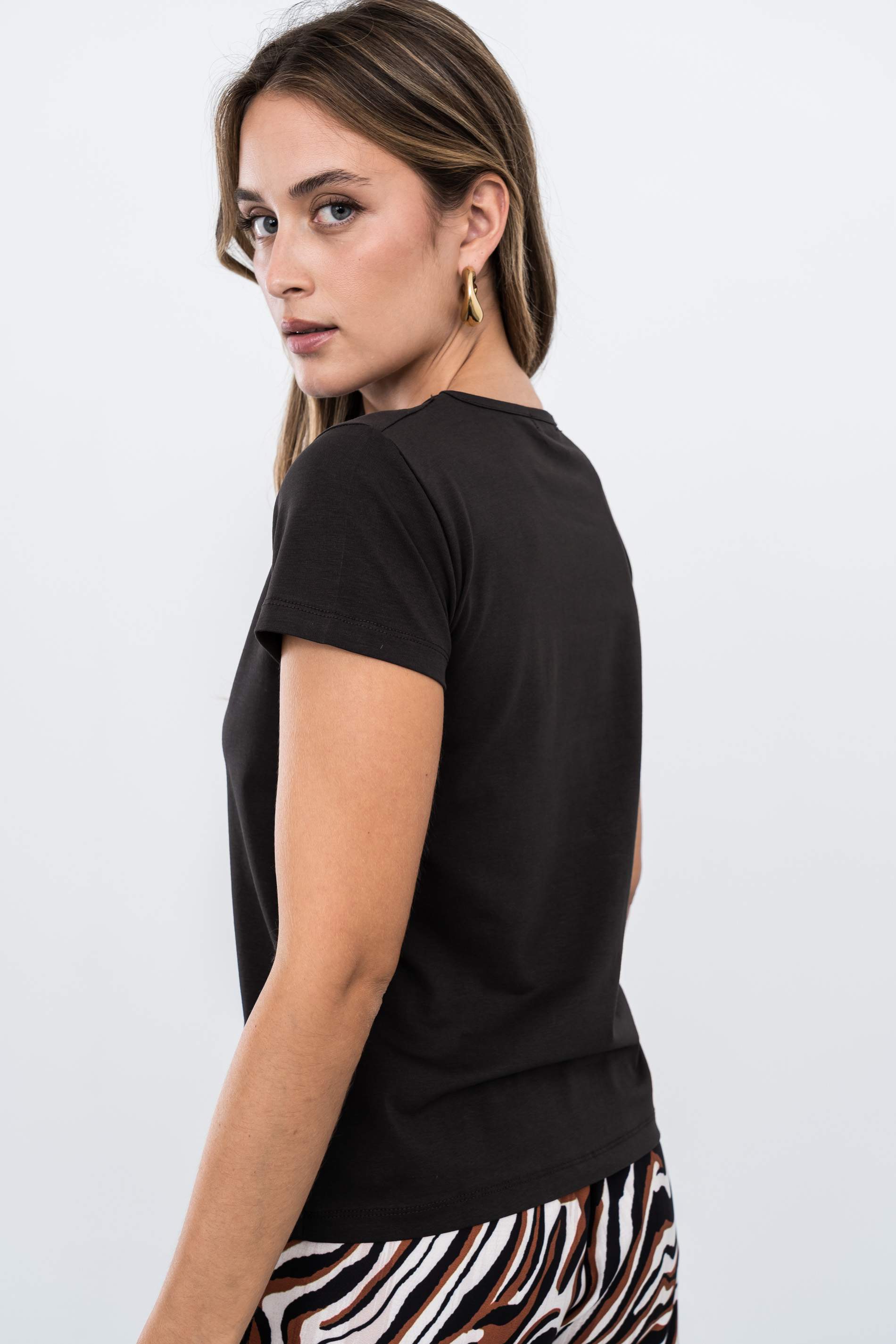 CAMISETA BÁSICA MANGA CORTA MARRÓN
