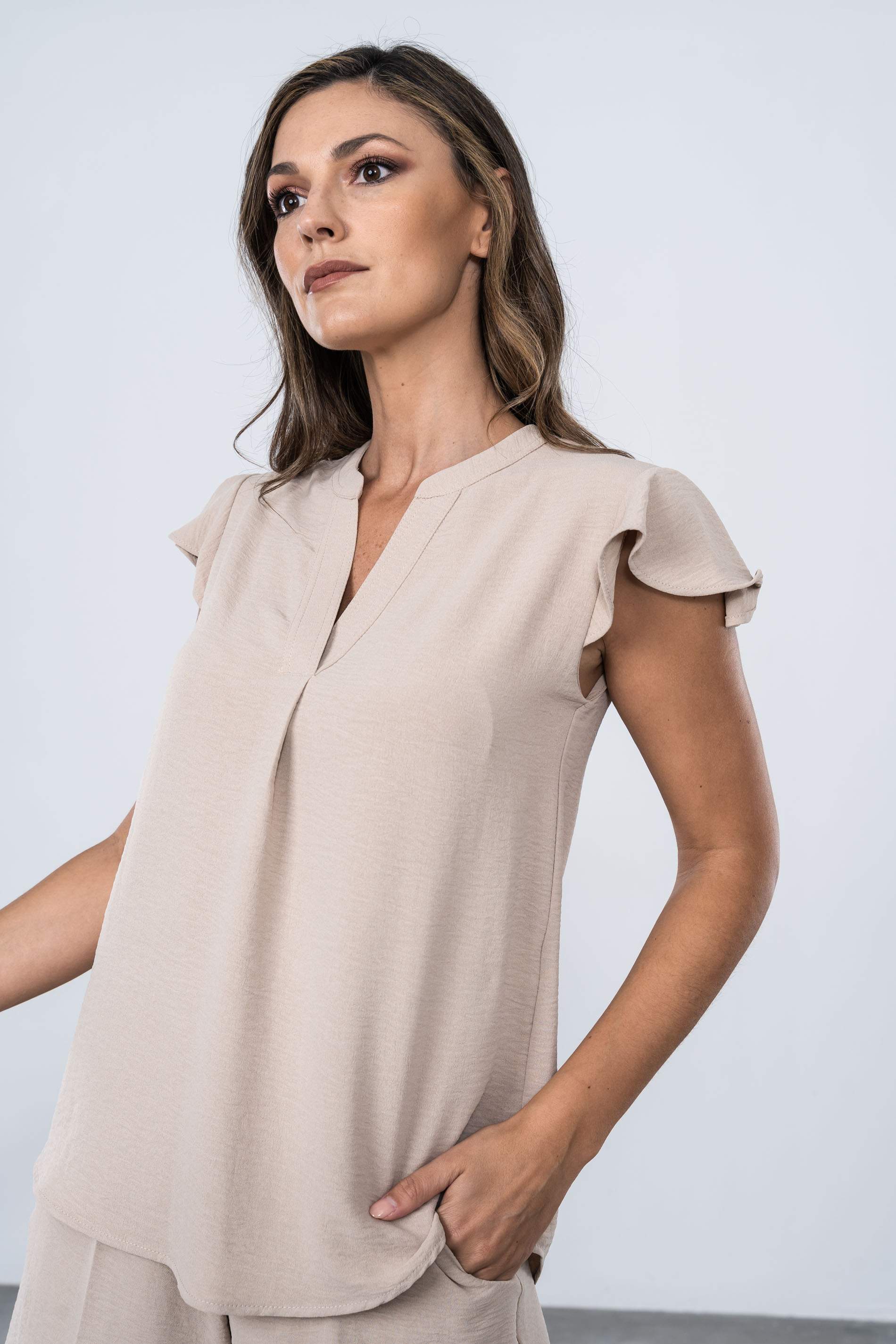 BLUSA CUELLO UVE BEIGE