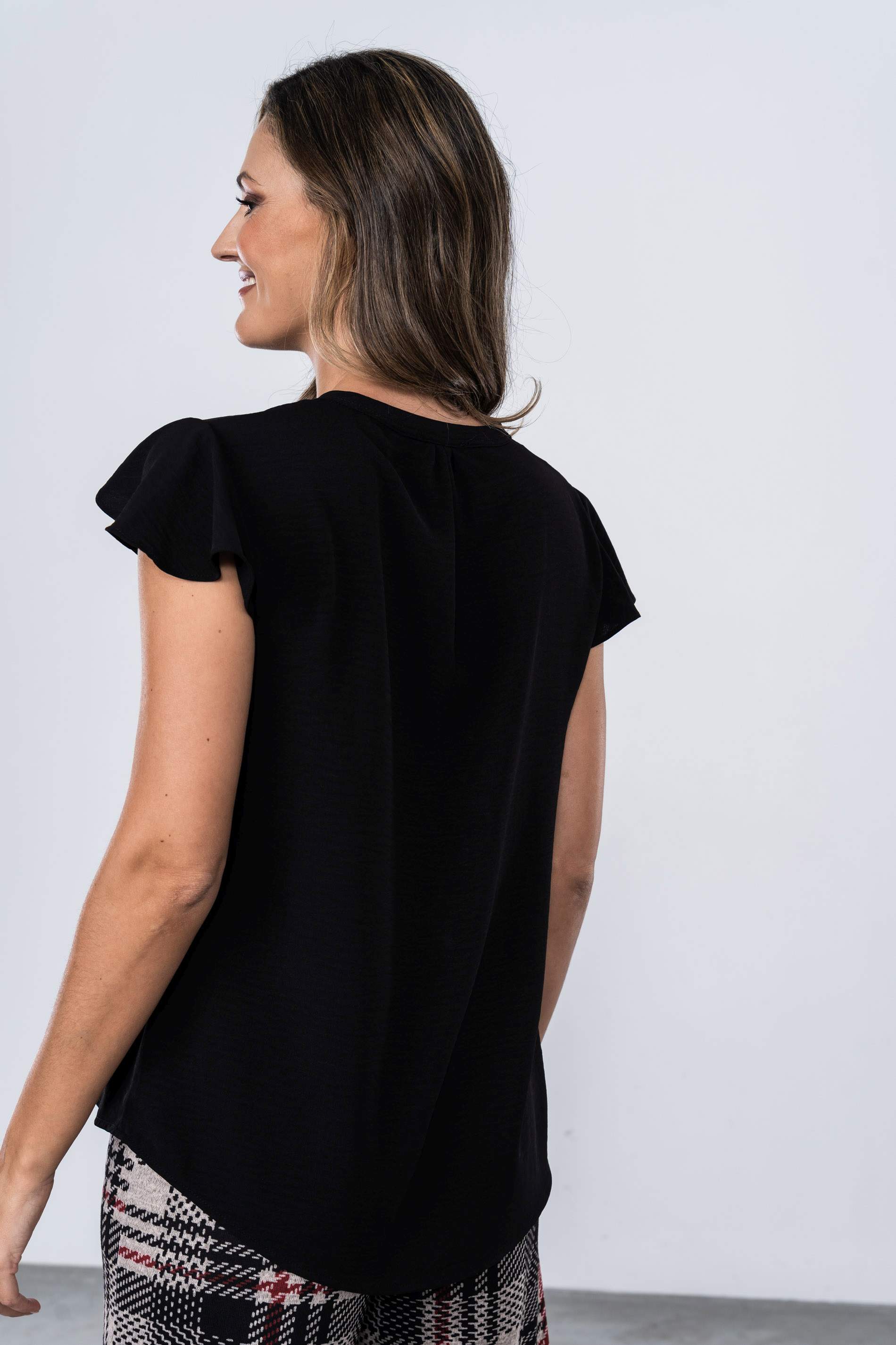 BLUSA CUELLO UVE NEGRO