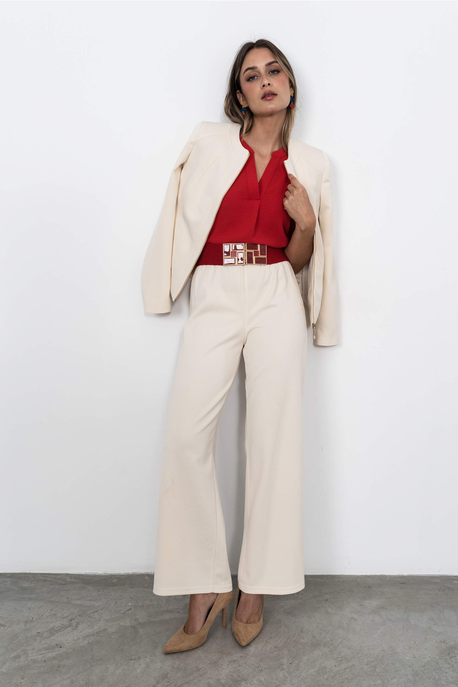 BLUSA CUELLO UVE ROJO