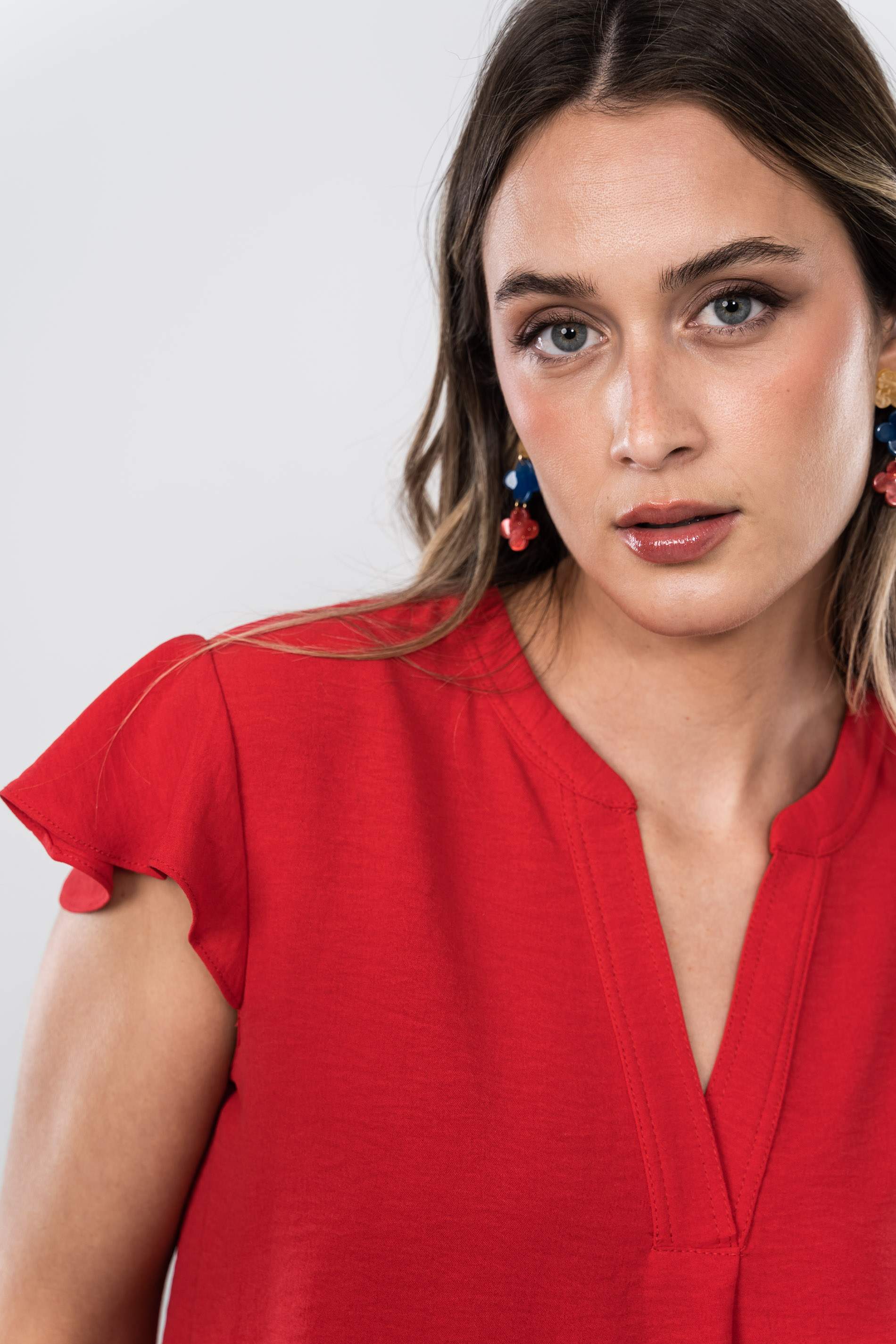 BLUSA CUELLO UVE ROJO