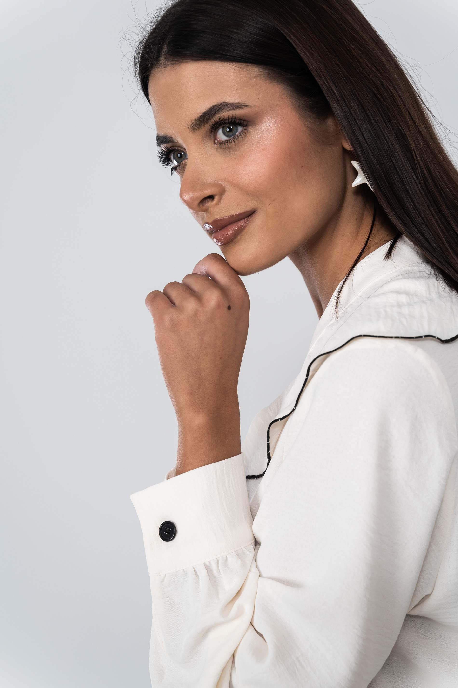 BLUSA VOLANTE CONTRASTE