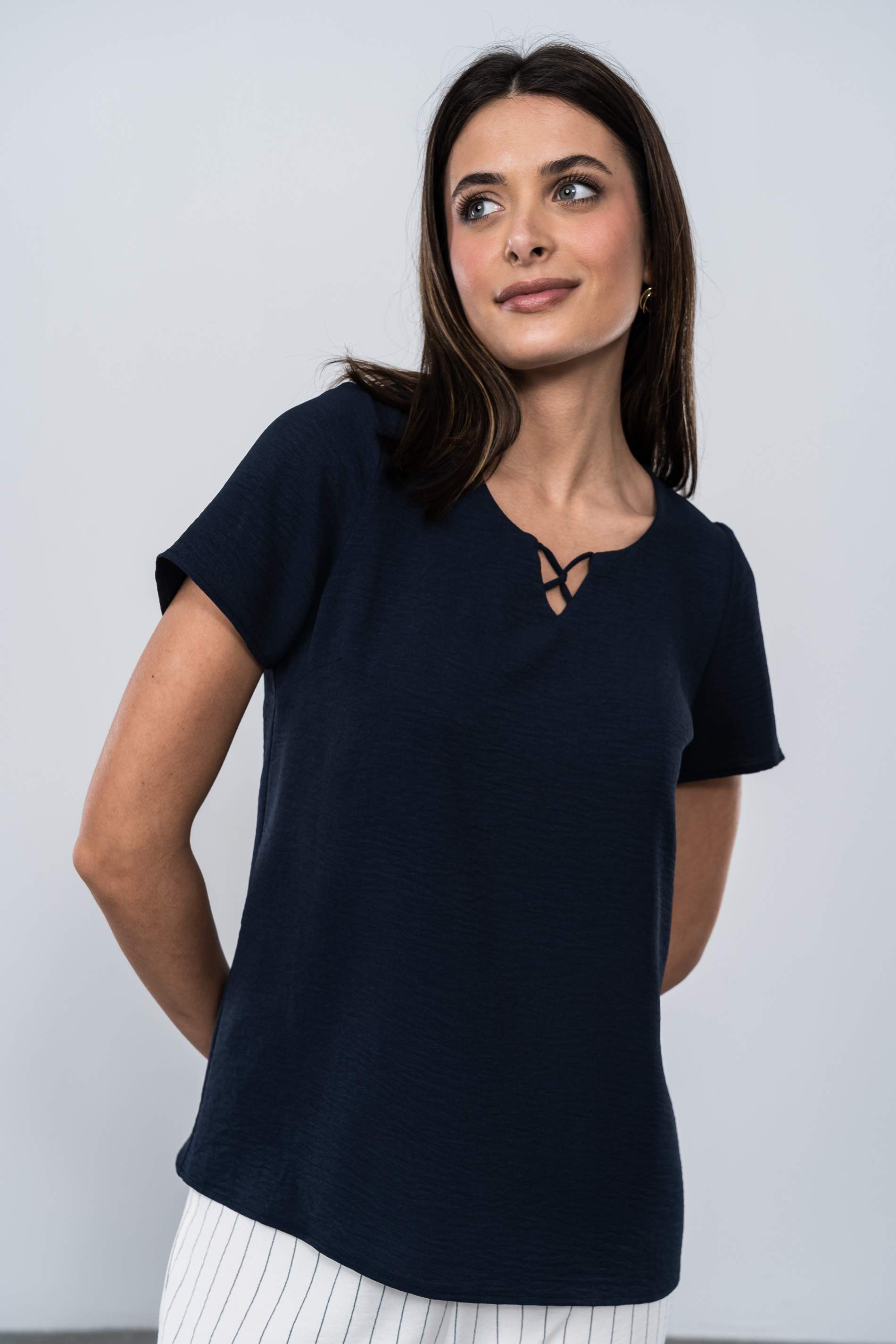 BLUSA DETALLE CRUZADO MARINO