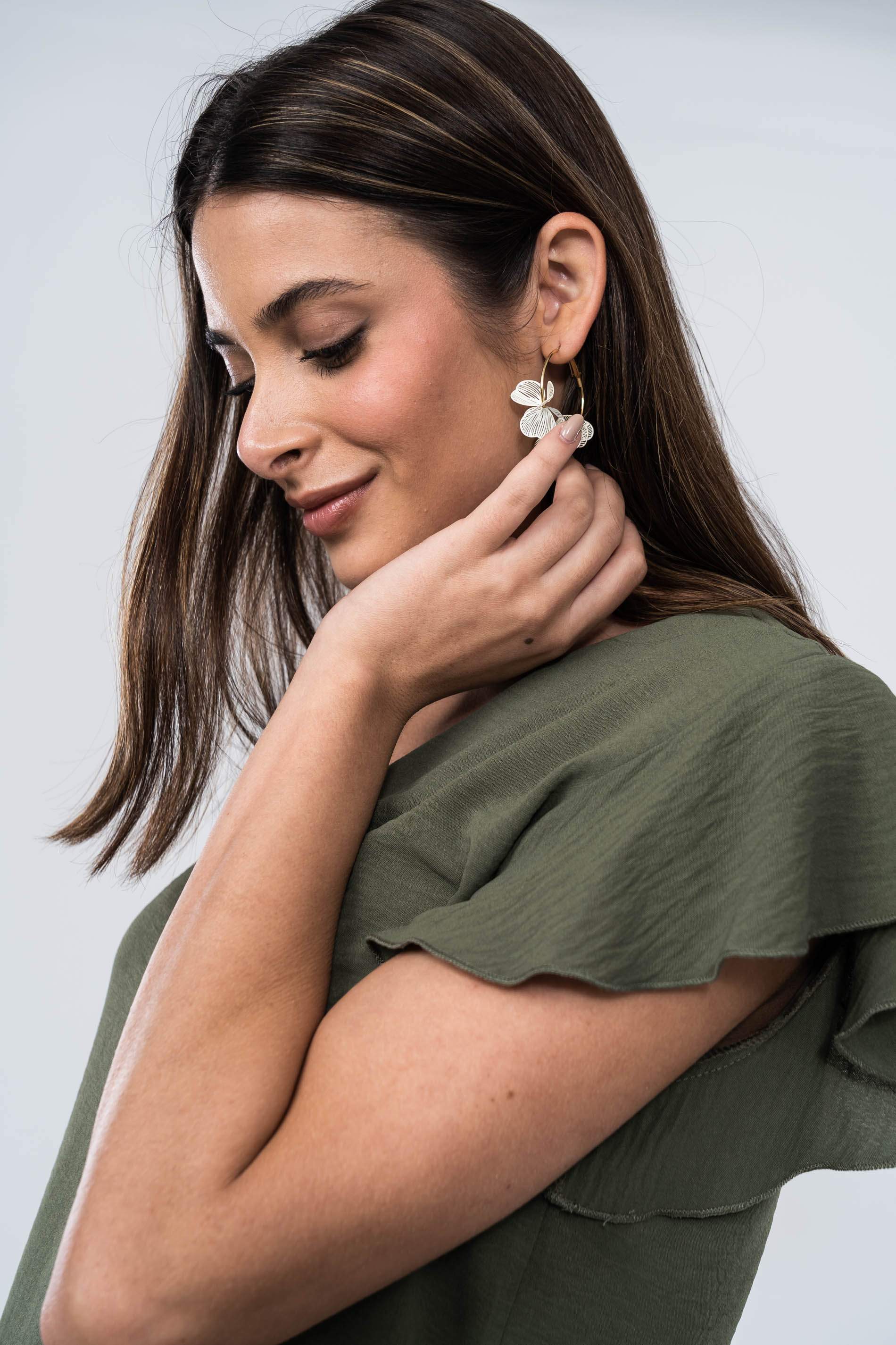 BLUSA CUELLO PICO MANGA CORTA KAKI