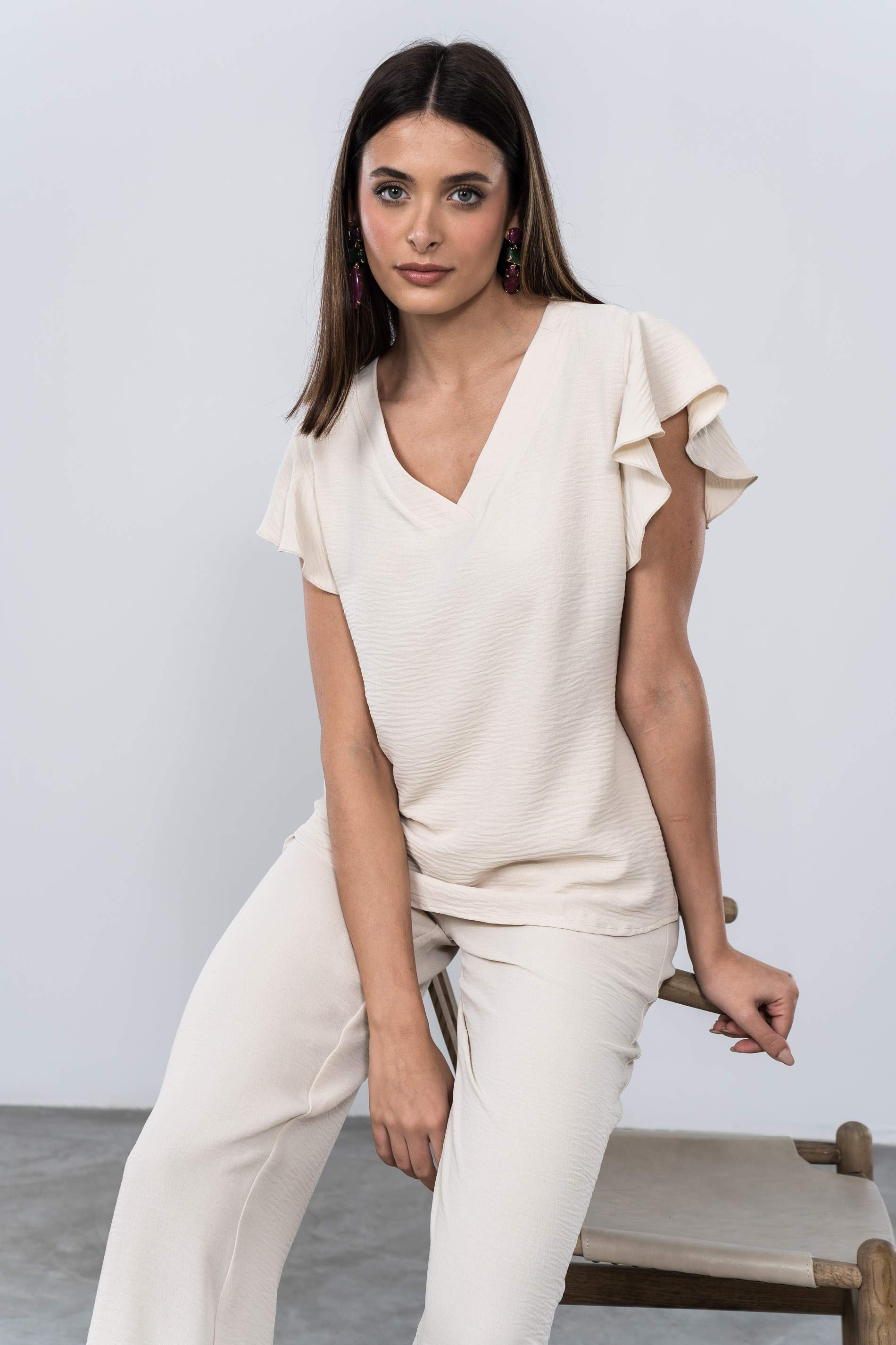 BLUSA CUELLO PICO MANGA CORTA BEIGE
