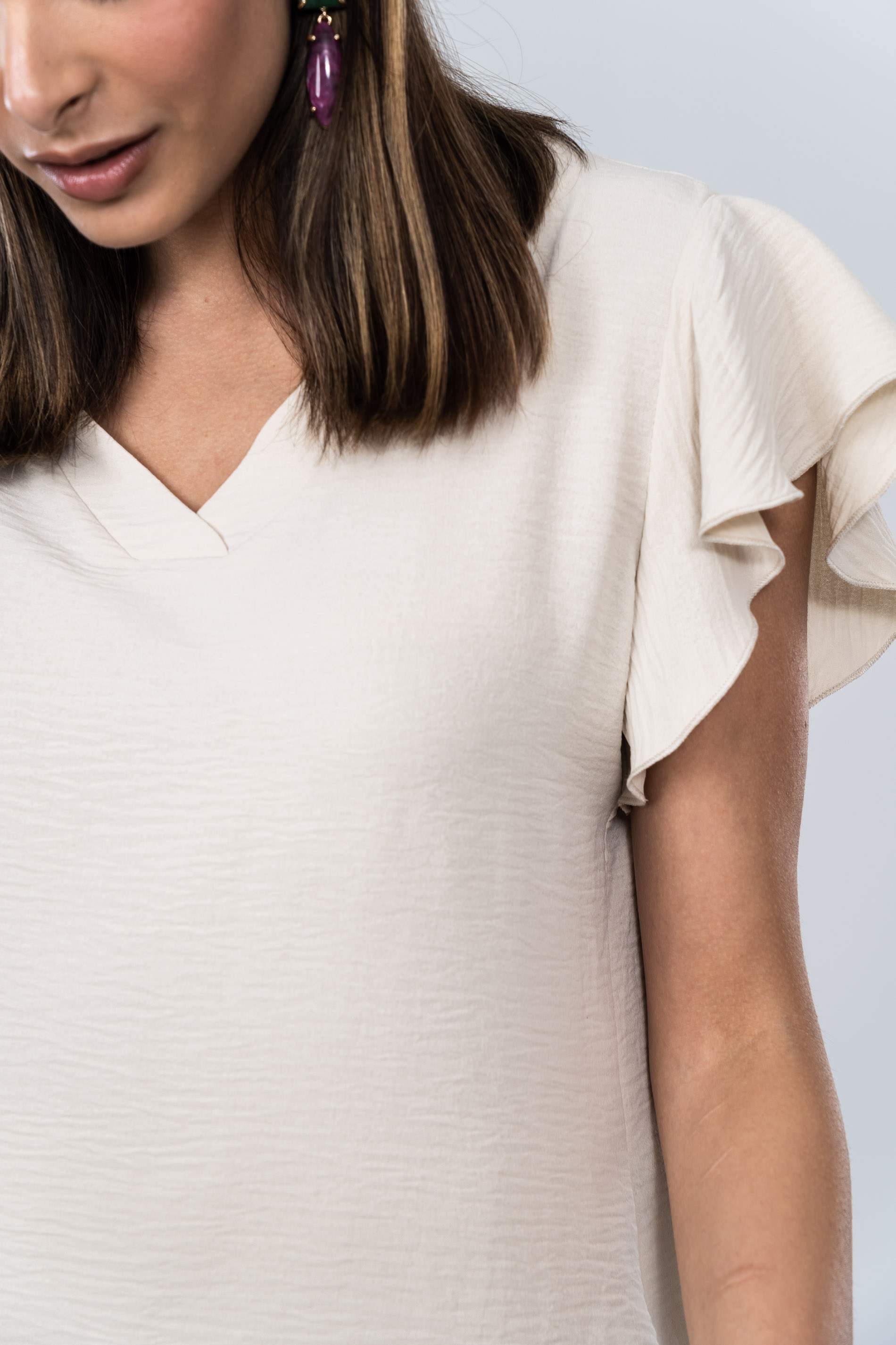 BLUSA CUELLO PICO MANGA CORTA BEIGE