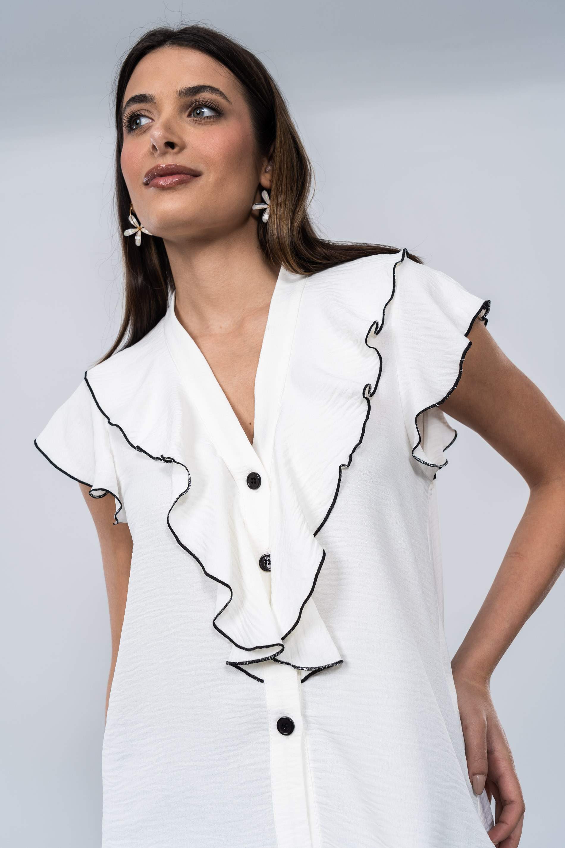 BLUSA VOLANTES CONTRASTE