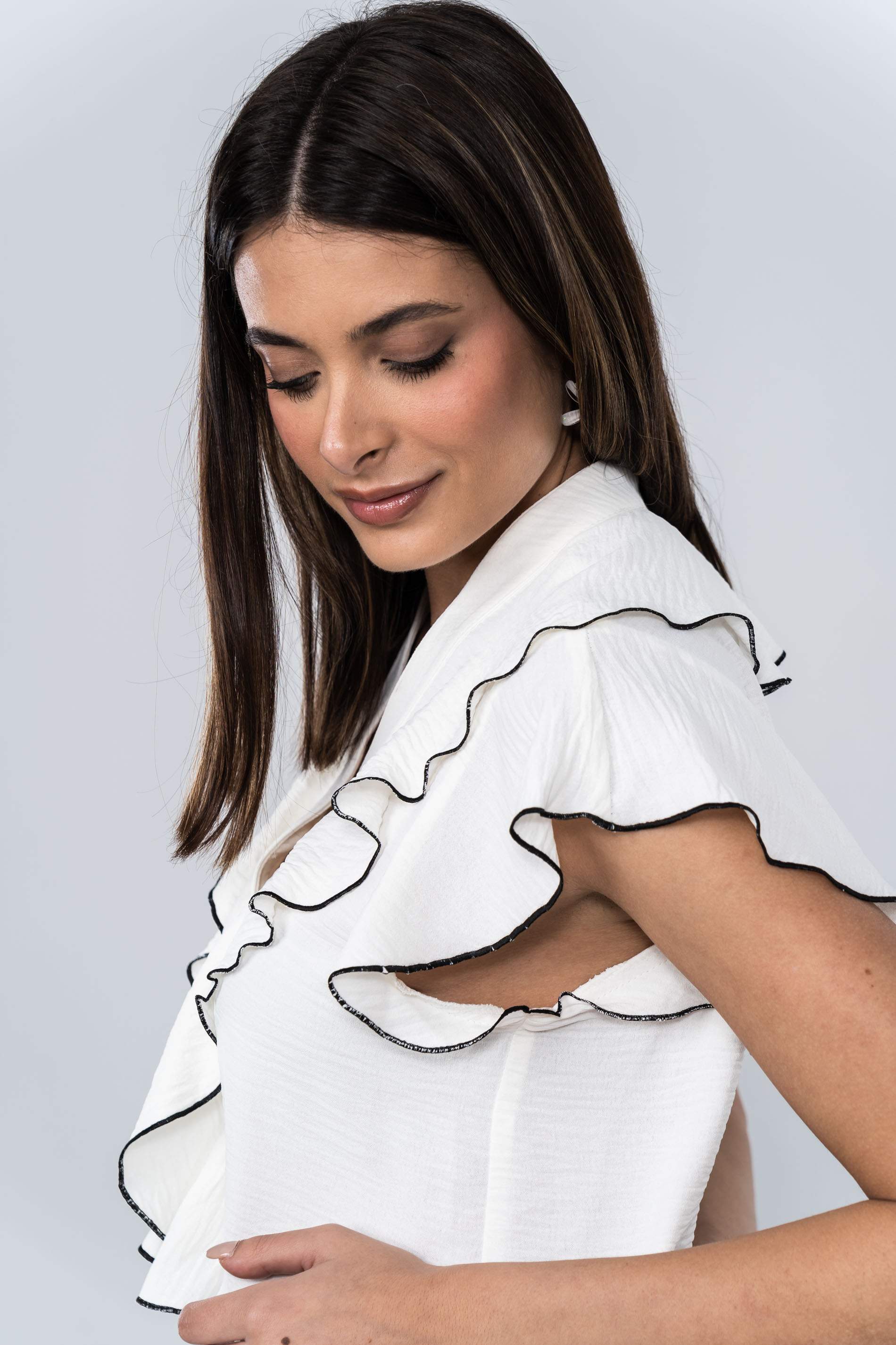 BLUSA VOLANTES CONTRASTE