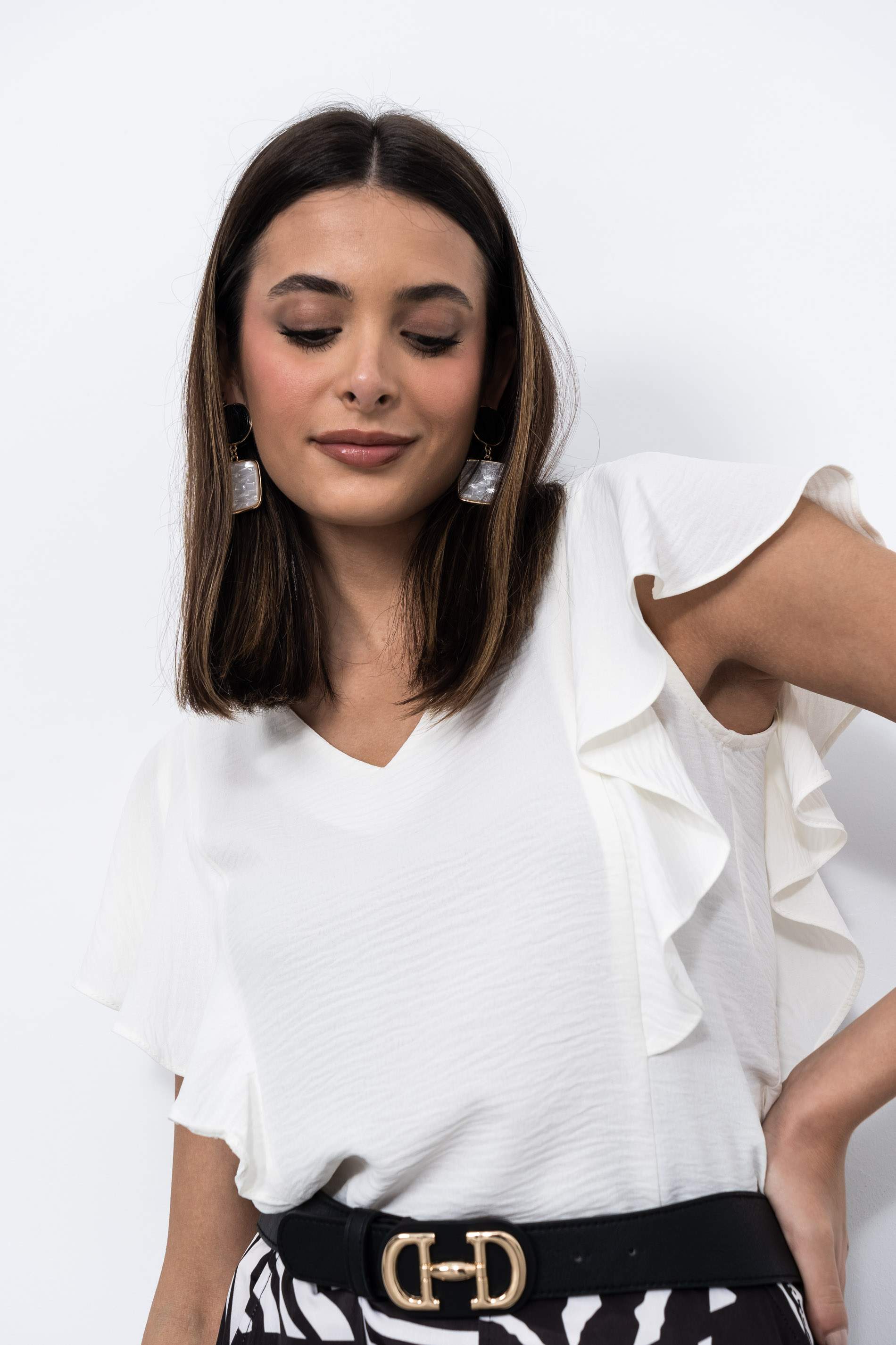 BLUSA CORTES VOLANTES MARFIL