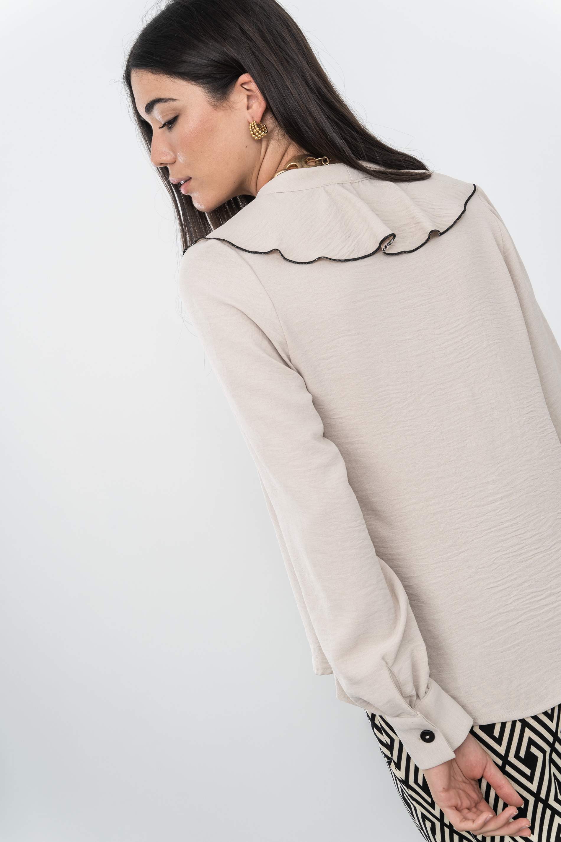 BLUSA VOLANTE CONTRASTE BEIGE