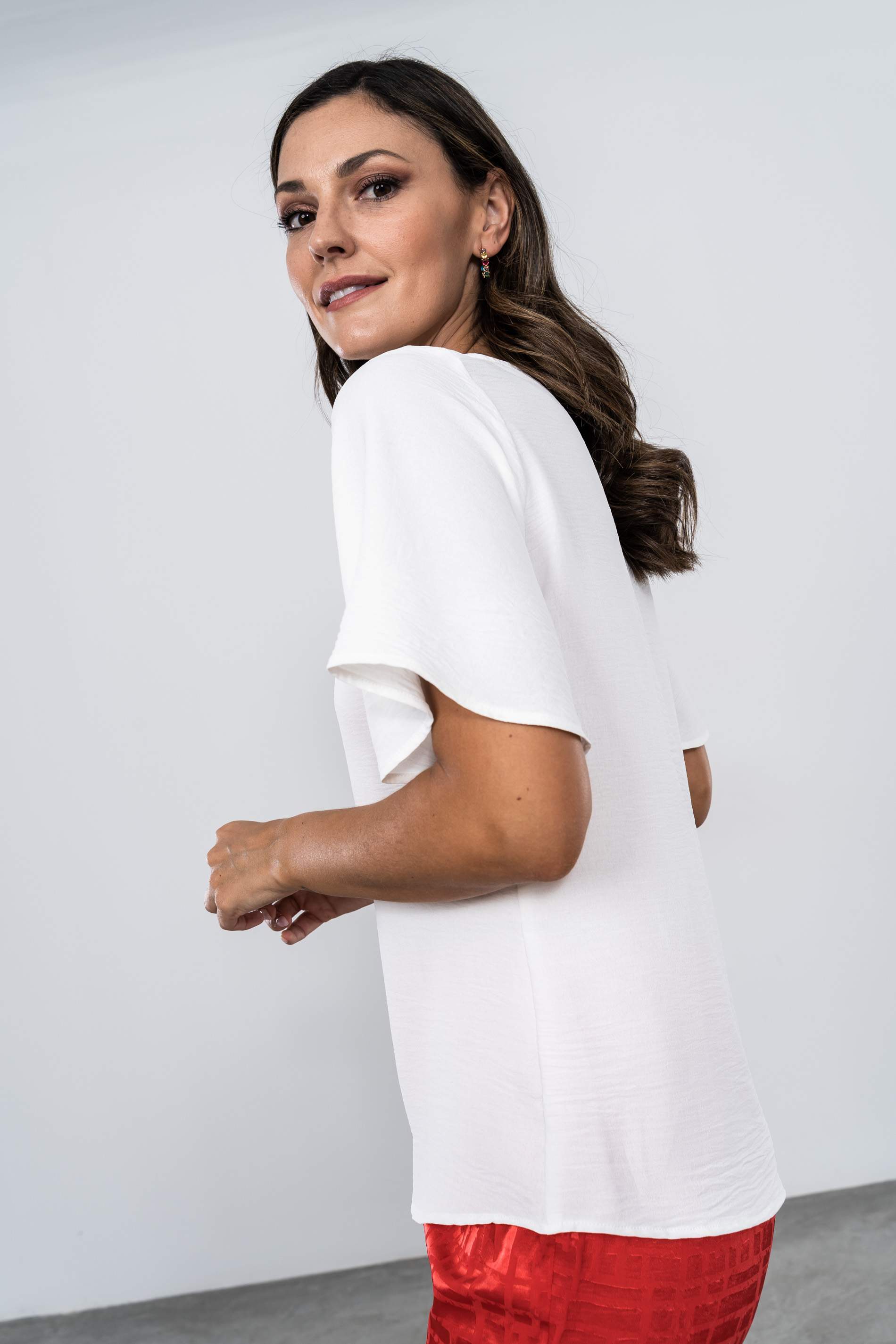 BLUSA CUELLO PICO PUNTILLAS CRUDO