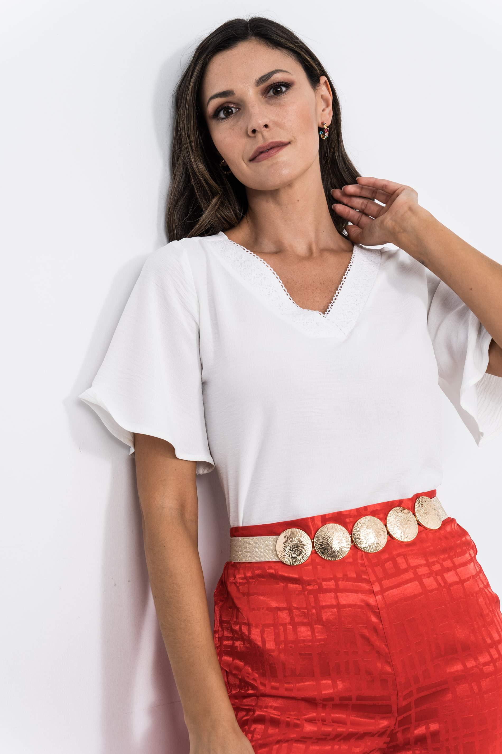 BLUSA CUELLO PICO PUNTILLAS CRUDO