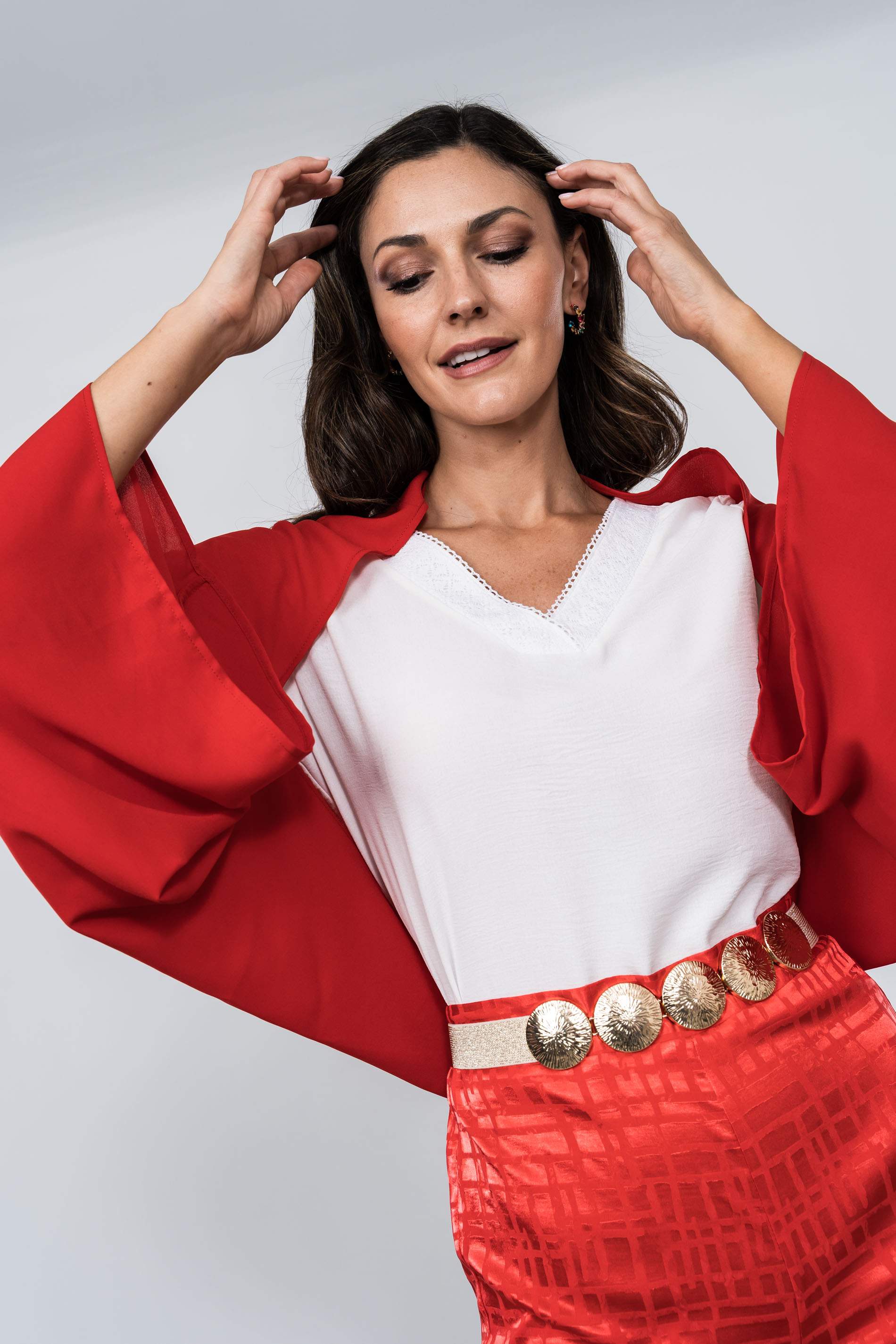 BLUSA CUELLO PICO PUNTILLAS CRUDO