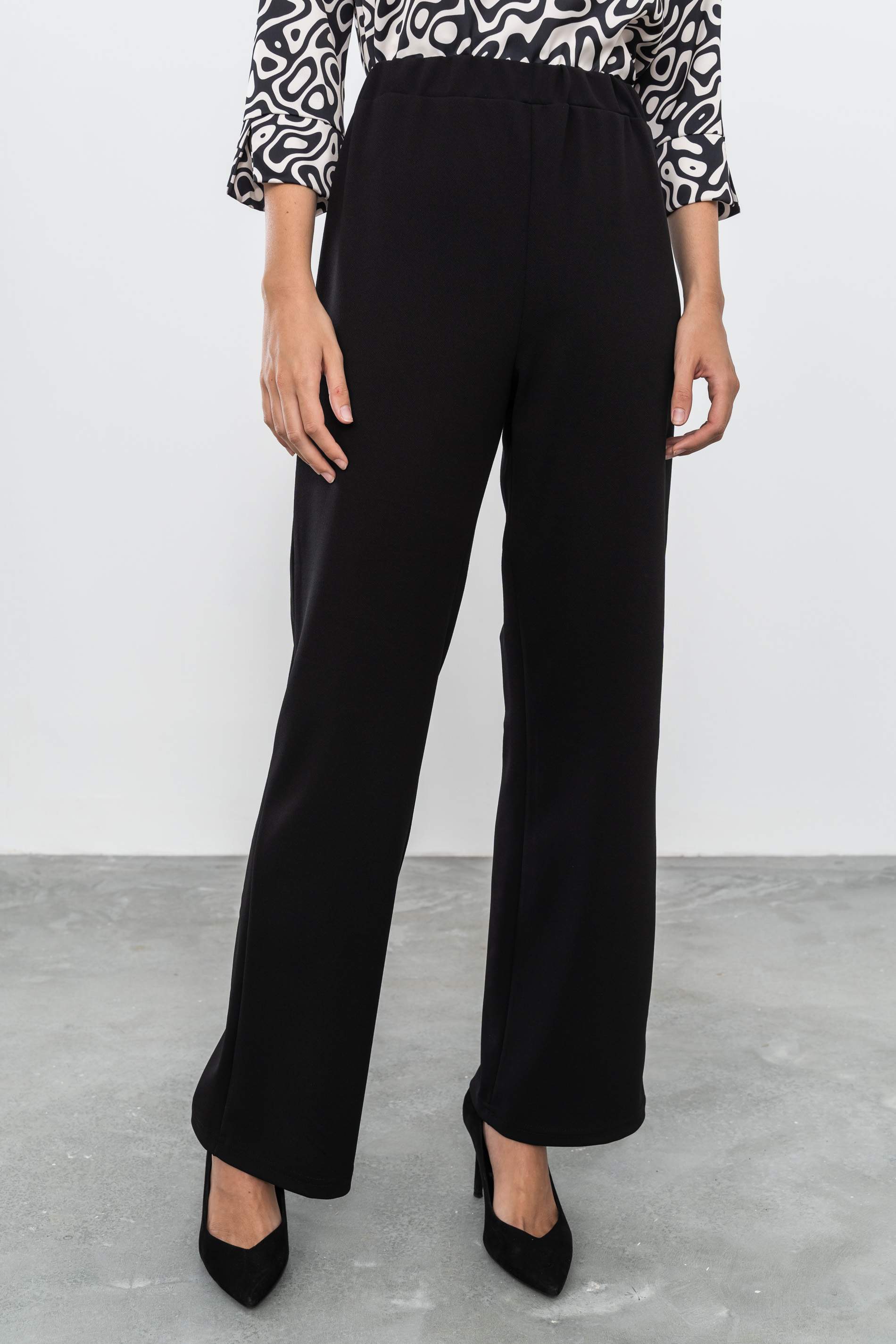 PANTALÓN RECTO GOMA NEGRO