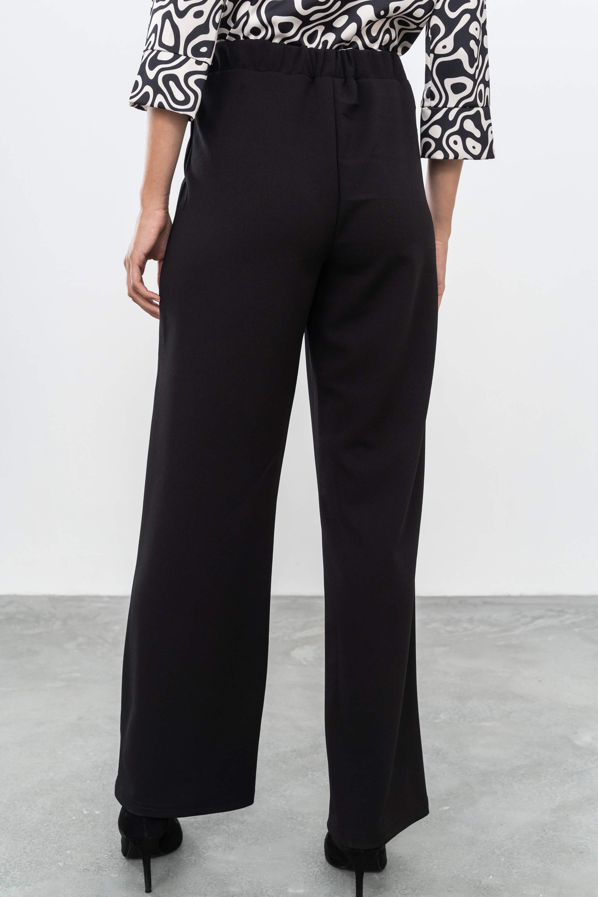 PANTALÓN RECTO GOMA NEGRO